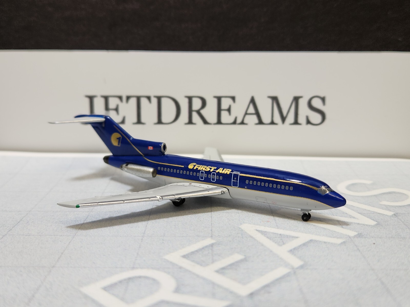 1/400 FIRST AIR BOEING 727-100 / 100C COMBI 1980’S COLORS C-FPXD AEROCLASSICS