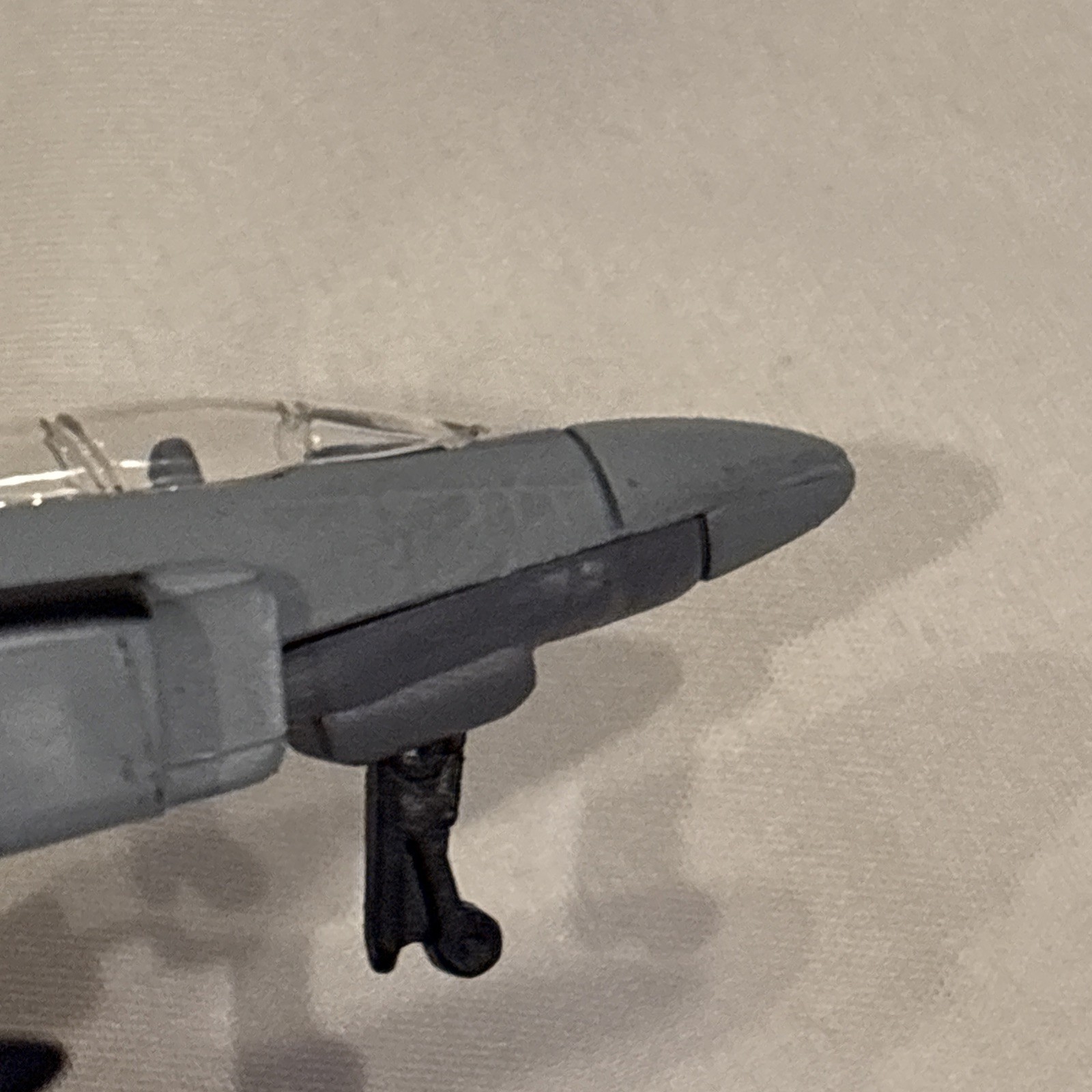 MAISTO TAILWINDS – F-4J PHANTOM II – FIGHTER PLANE – DIECAST AIRPLANE w/Stand