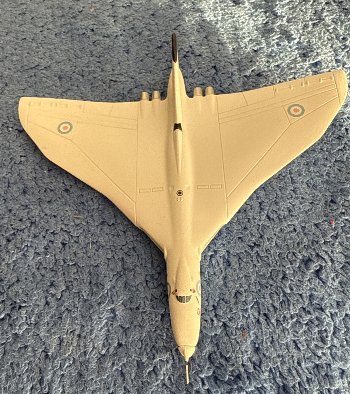 Vulcan XL426 Corgi Die Cast Model White CS90568 90yrs of RAF Loose