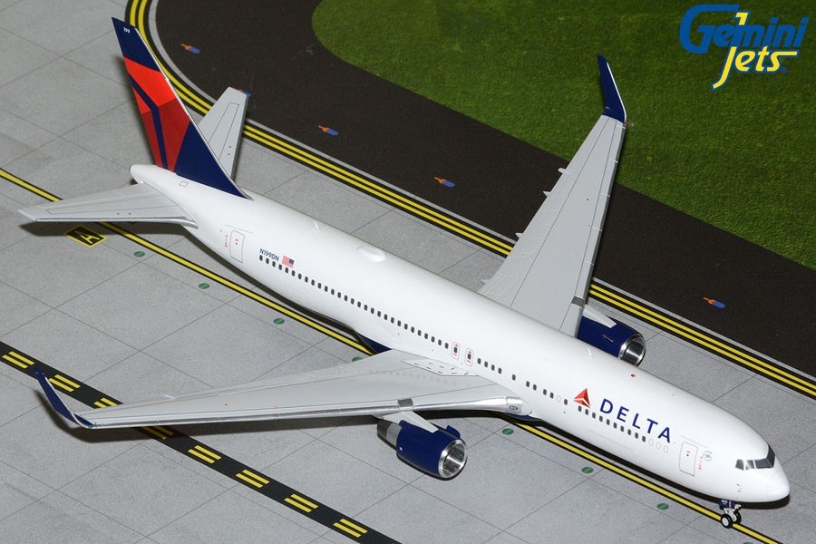 Delta Air Lines Boeing 767-300ER G2DAL1419 Gemini Jets Scale 1:200 IN STOCK