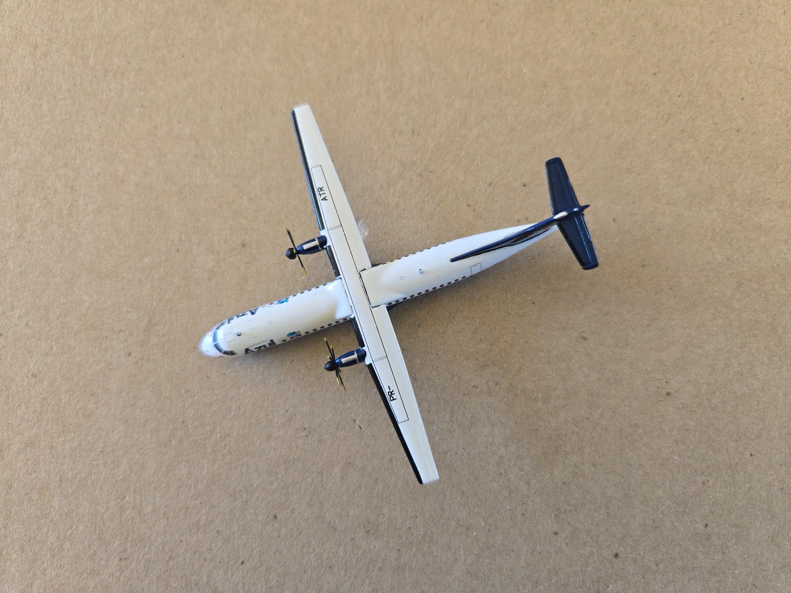 1:400 Aerospatile ATR-72-600 Azul Brazilian Airlines PR-ATR JC Wings