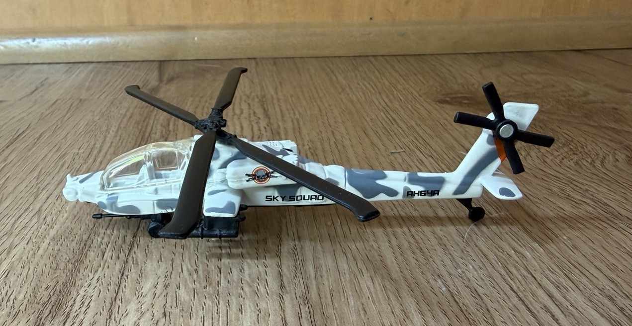Maisto Sky Squad Forces Hughes Apache AH-64 Helicopter