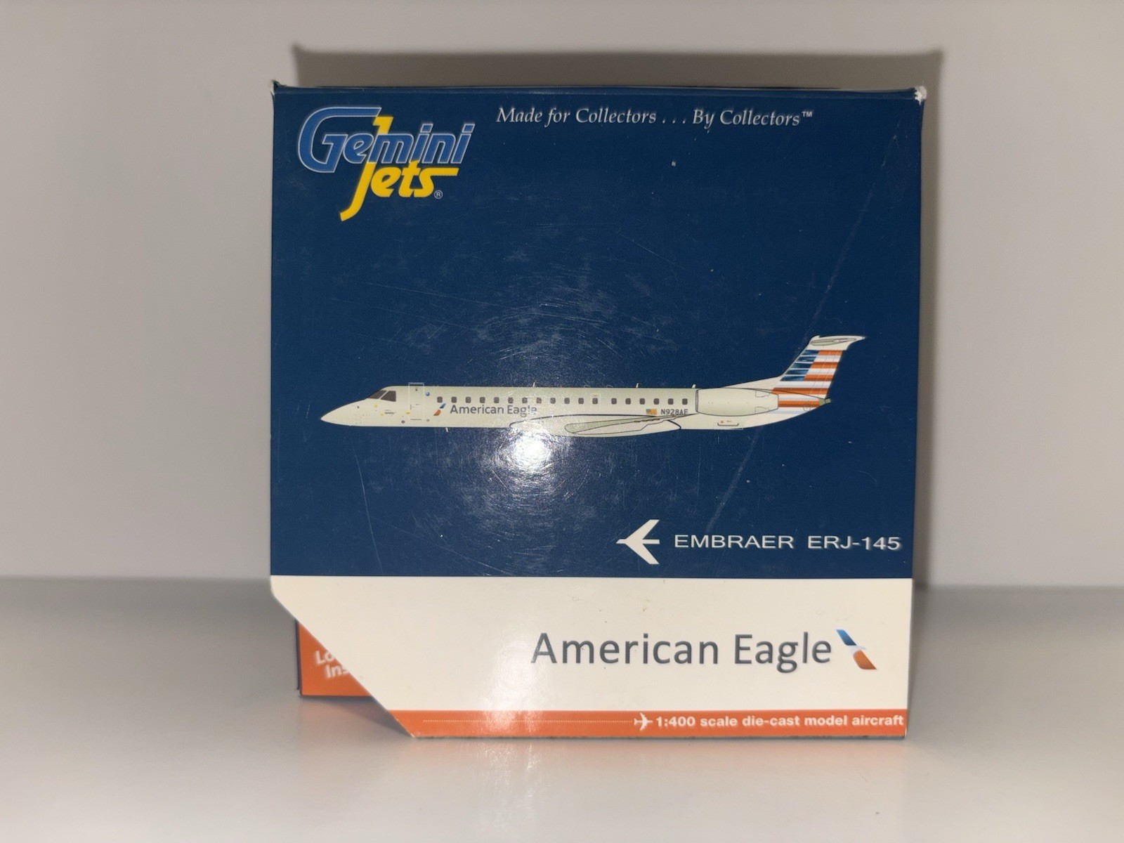 Gemini Jets 1:400 American Eagle Embraer ERJ-145 – Die-cast Model Aircraft