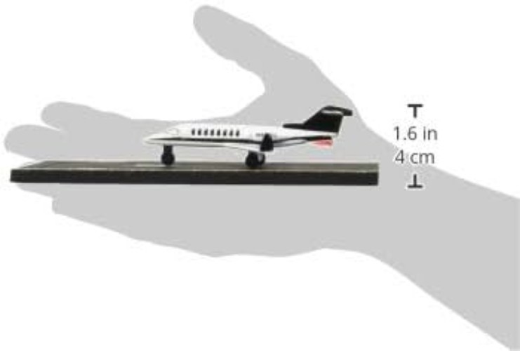 Hot Wings Private Jet Toy with Connectible Runway – Aviation Collector’s Delight