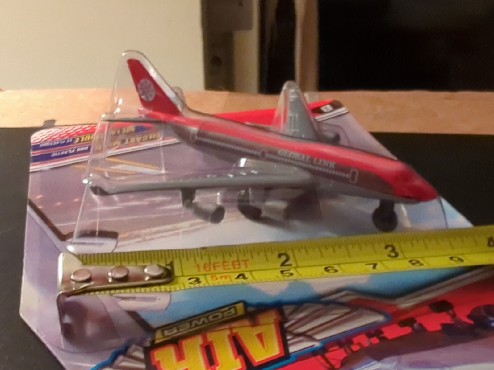 STUNNING GLOBE LINK 4″ LONG AIRPLANE BY AIR POWER NEW ON CARD W/ LANDING GEAR