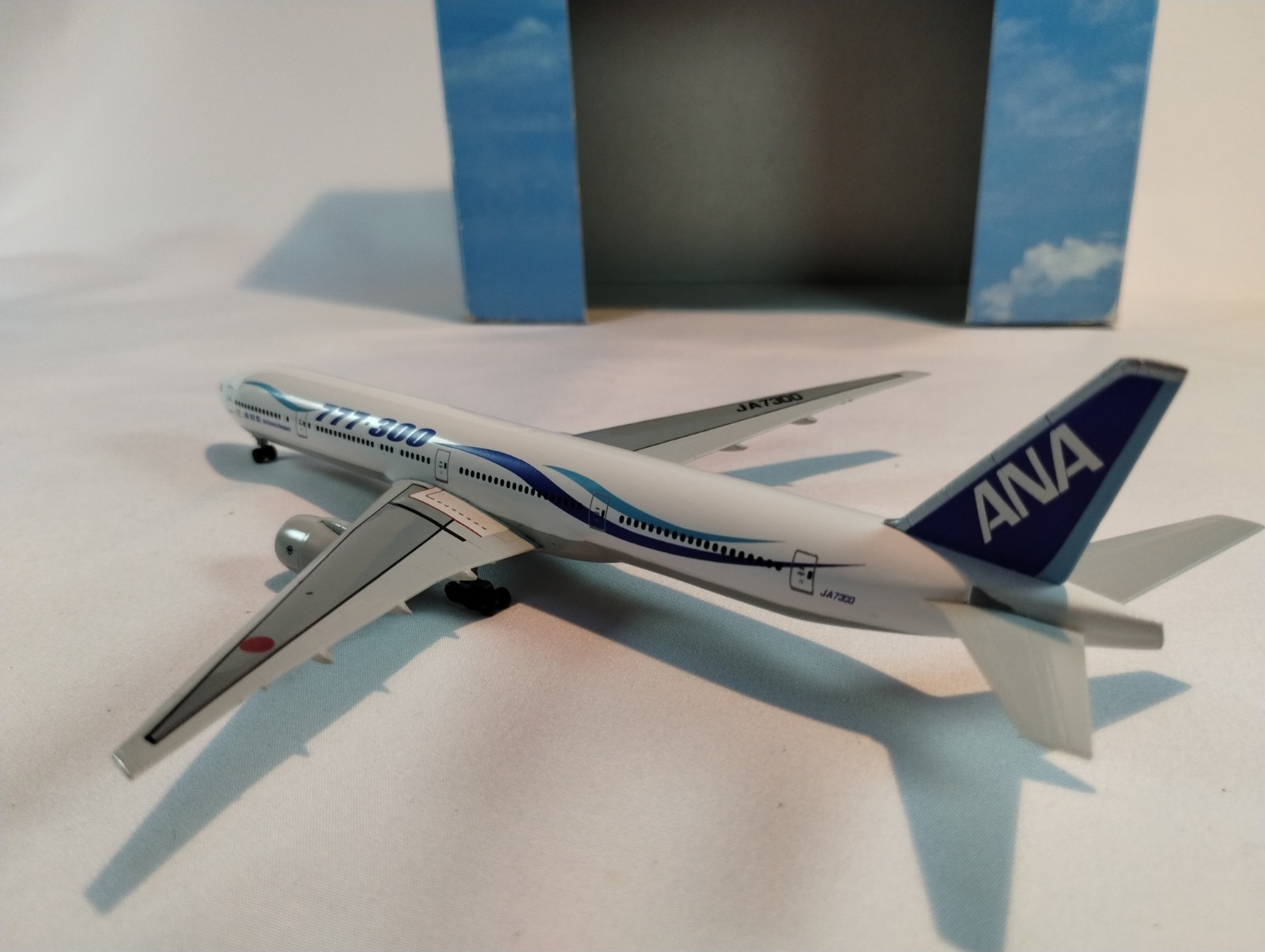 All Nippon Airways Boeing 777-300 1/400 Hasegawa Diecast | MINT BOXED JA7300