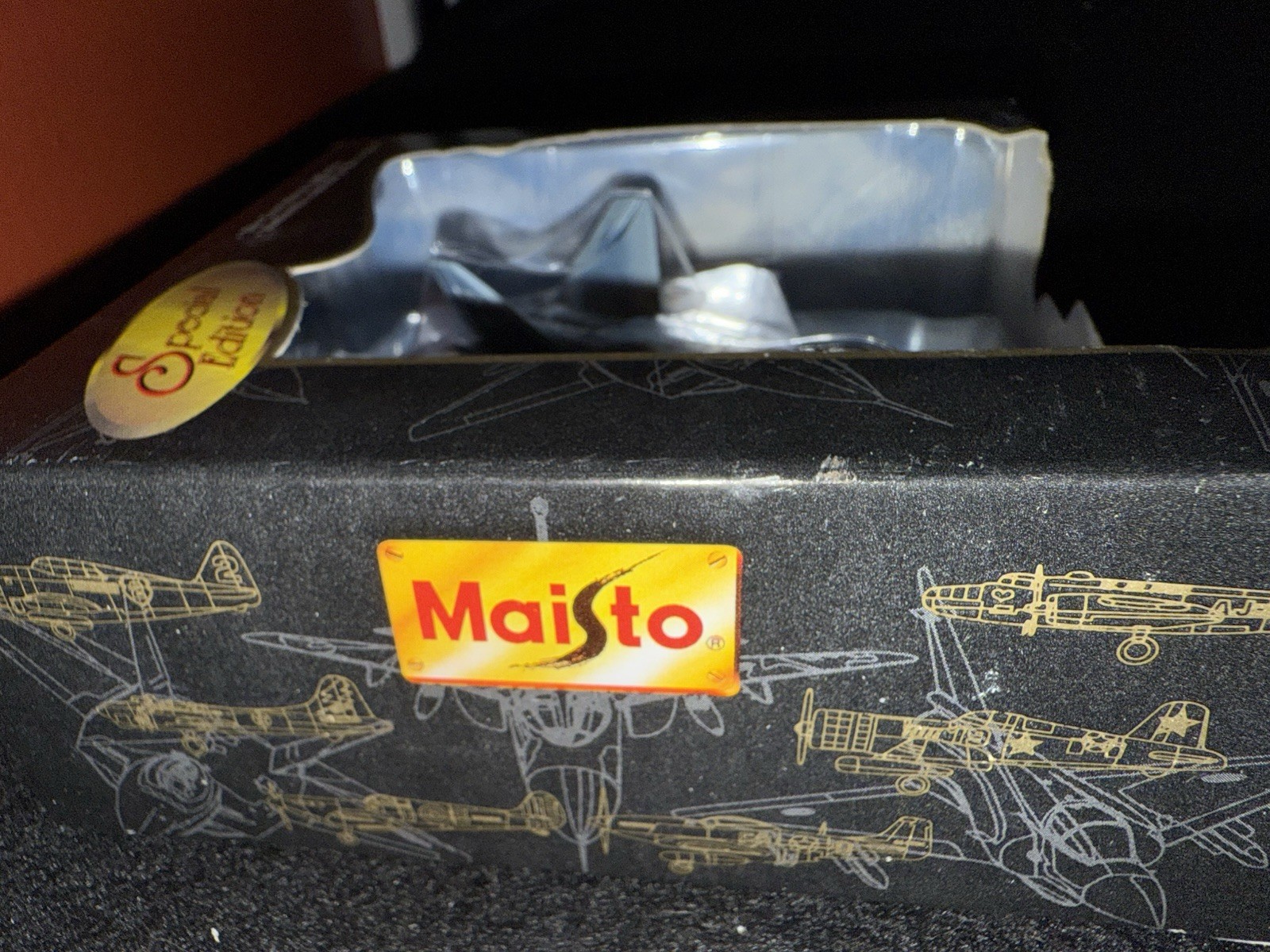 Maisto Air Force Special Edition Diecast F-22 Raptor Advanced Tactical Fighter