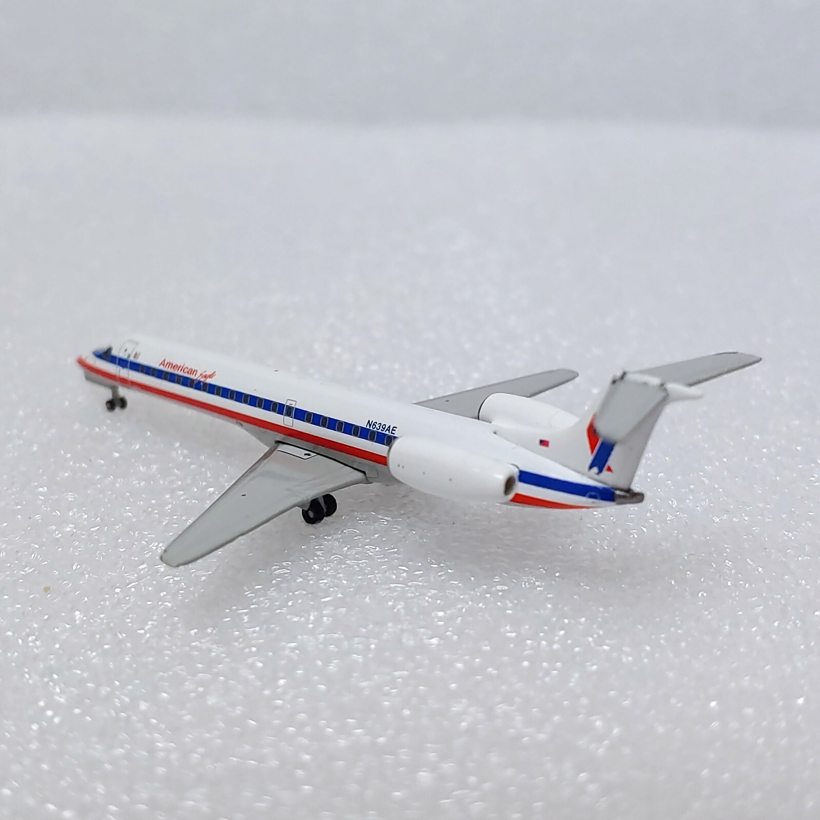 Gemini Jet 1/400 ERJ-145 American Eagle (Old Livery) N639AE ***GJAAL1565