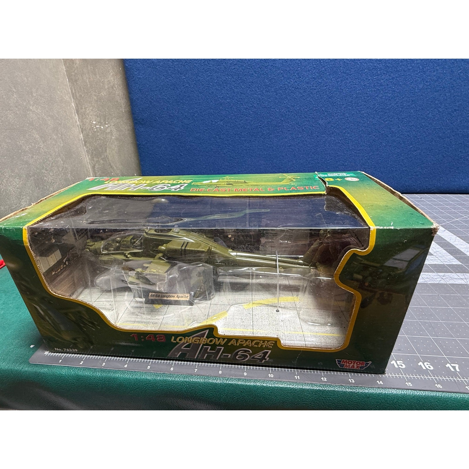 Motor Max No. 76339 AH-64 Longbow Apache Diecast Metal & Plastic