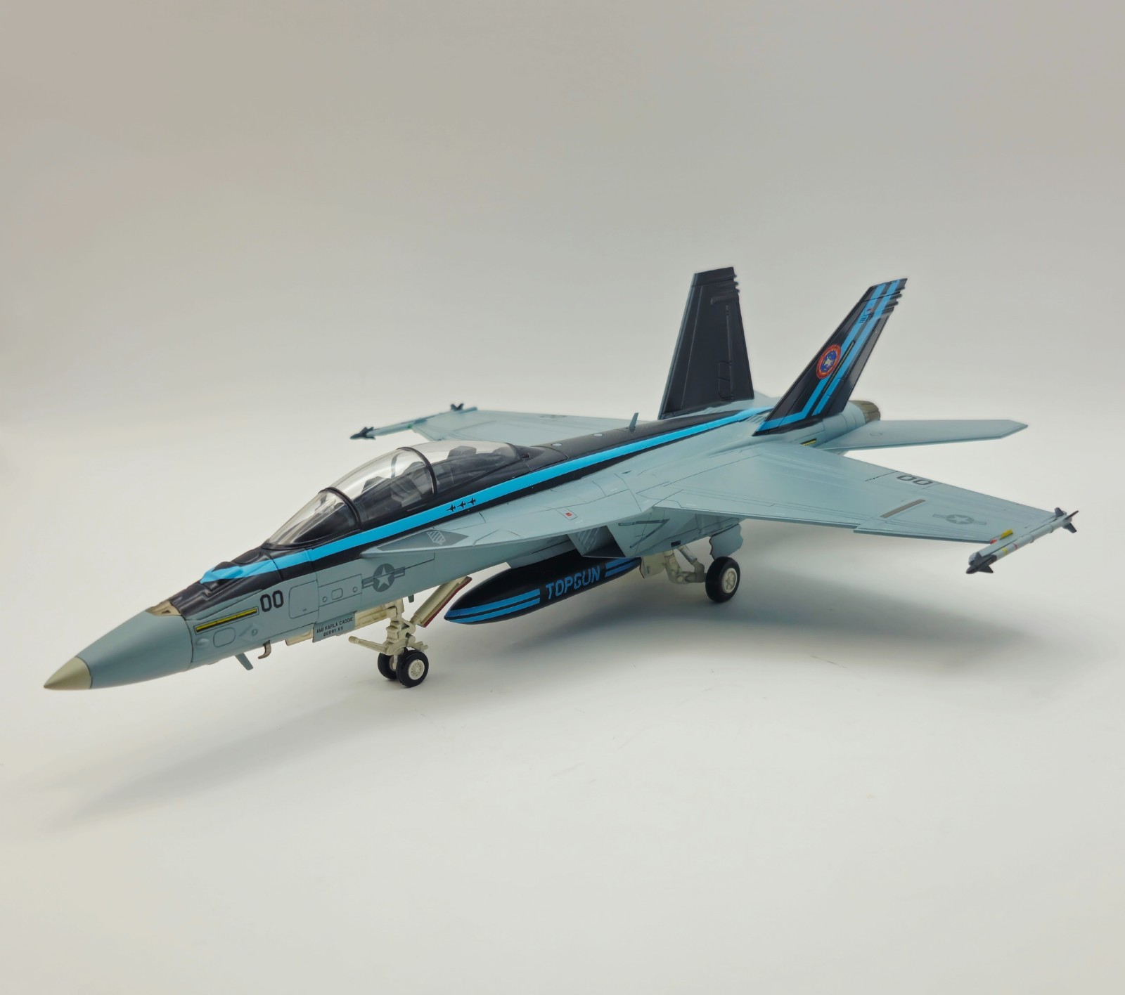1/72 Hobby Master F/A-18F Super Hornet USN Top-Gun NAWDC 50th Ann Scheme HA5130