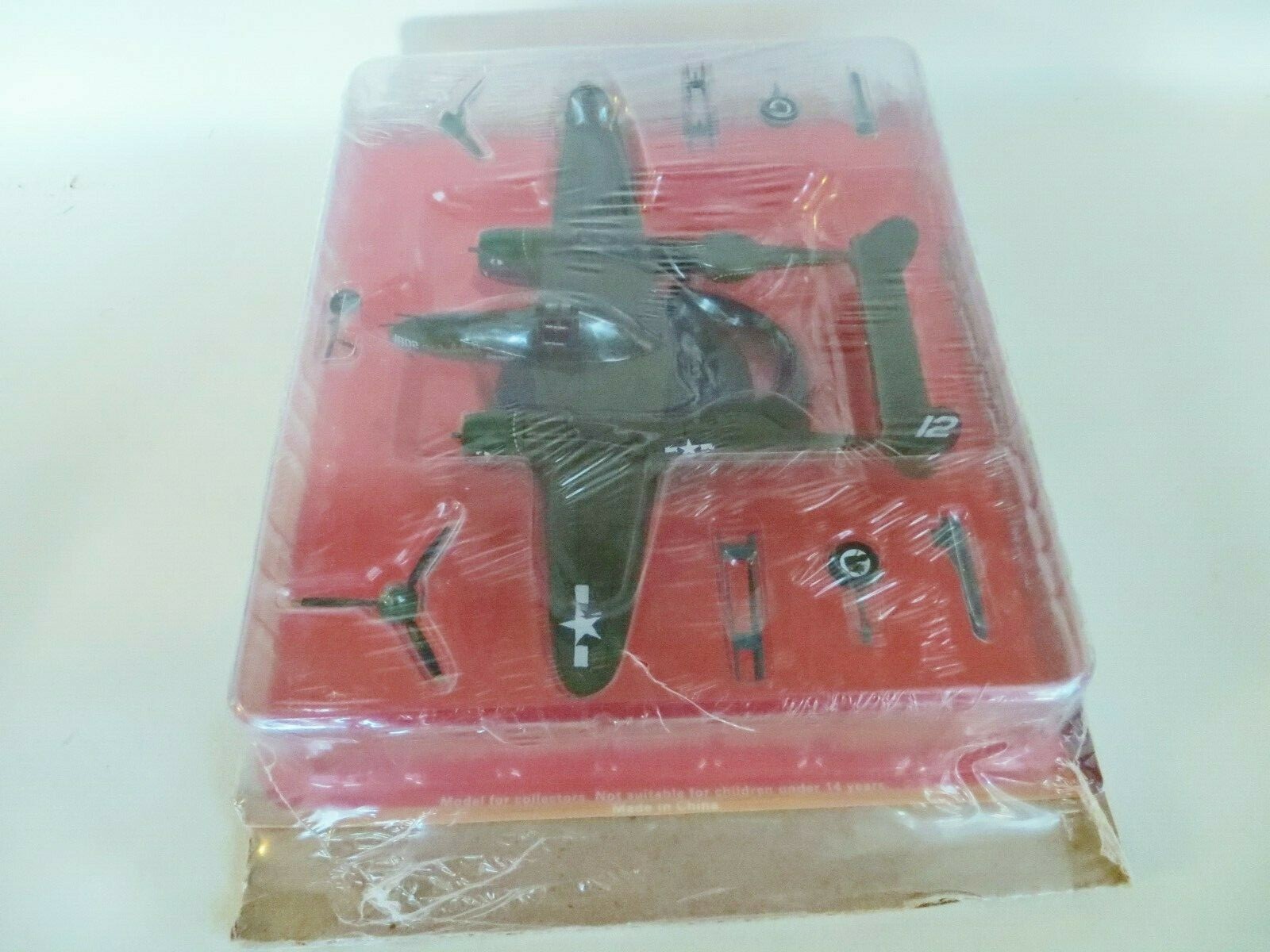 ALTAYA/IXO ‘LOCKHEED P-38 J/L LIGHTNING USAF WWII FIGHTER PLANE’ 1:72. WITH MAG.