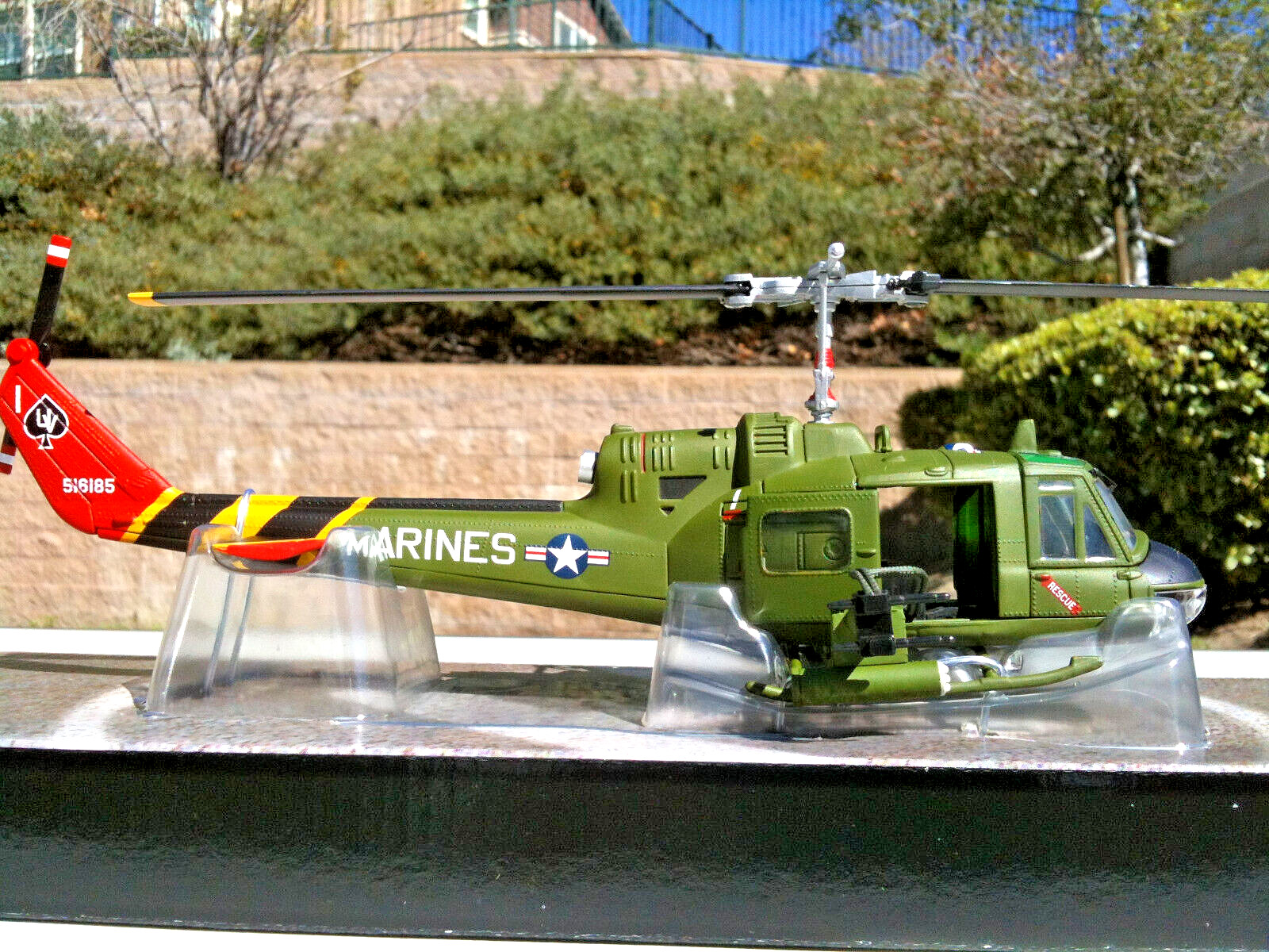 Corgi Bell UH-1E Huey Assault Helicopter USMC HMLA-267 Camp Pendelton, CA 1:48