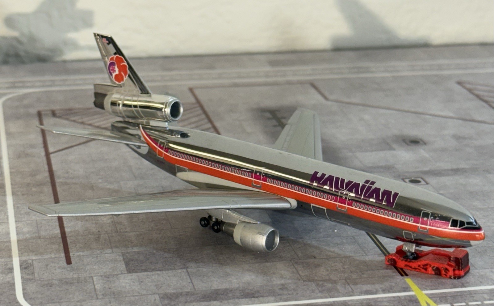 Hawaiian Airlines DC-10-10 *Super rare chrome model* – New – 1:400 Jet-X