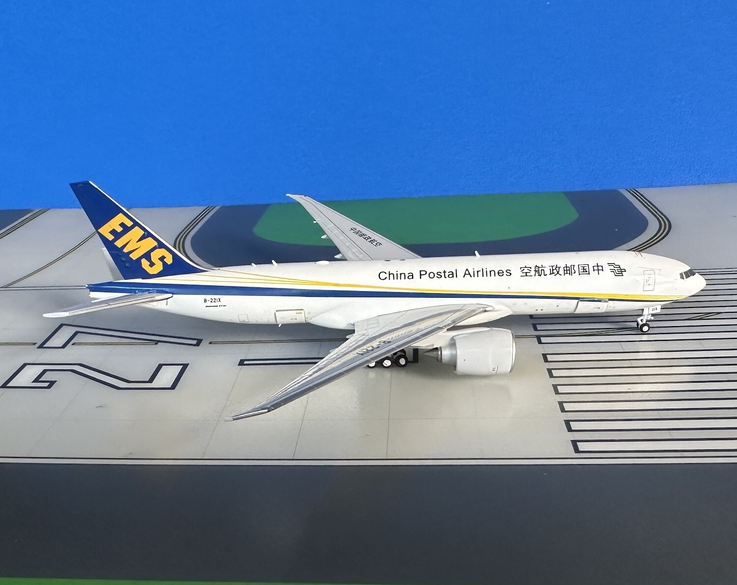 China Postal Airlines Boeing 777F B-221X Current 1:400 scale diecast JCWings