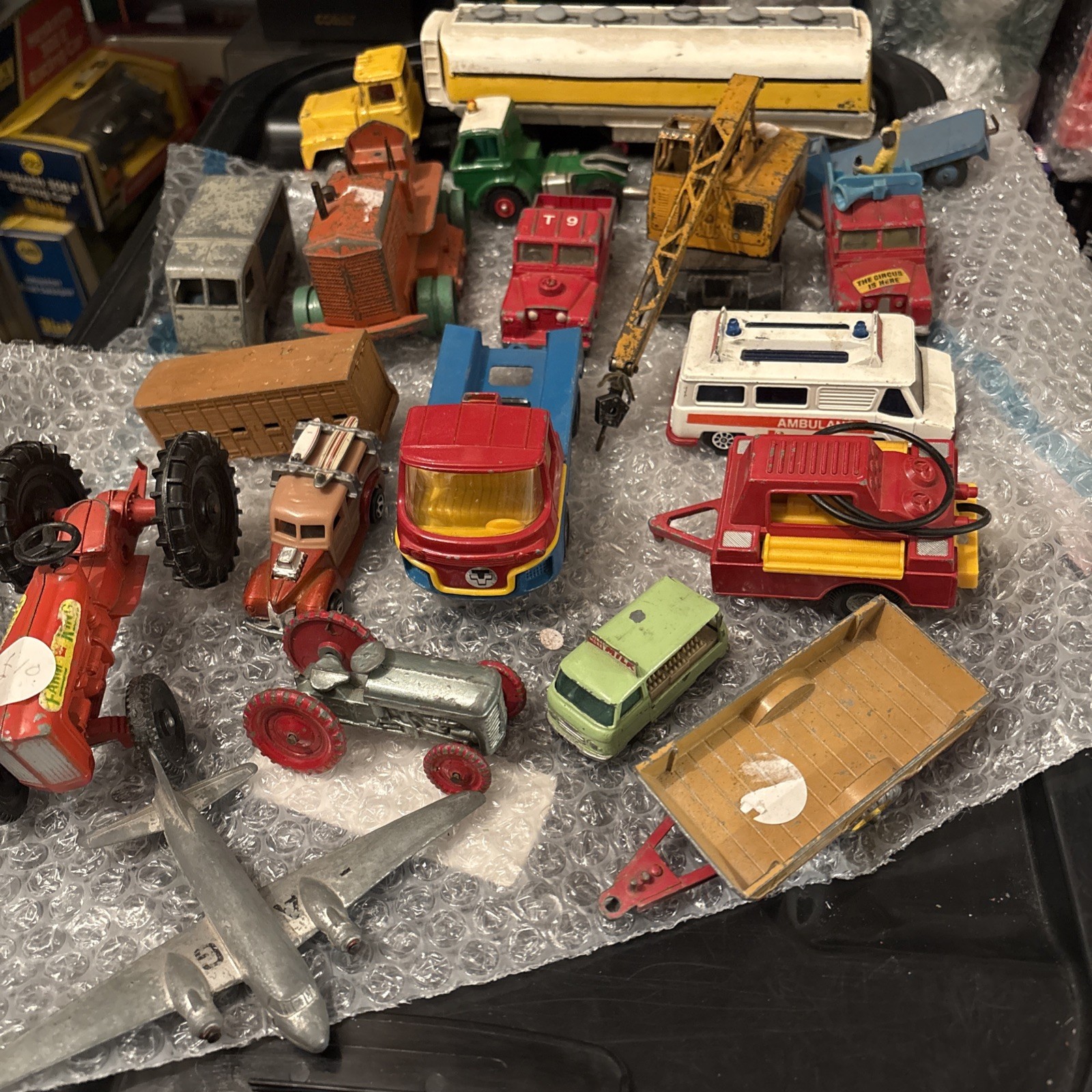 DINKY SOME RARE TOTAL Of 18 toys .1950/60s ect . Spares or repairs.