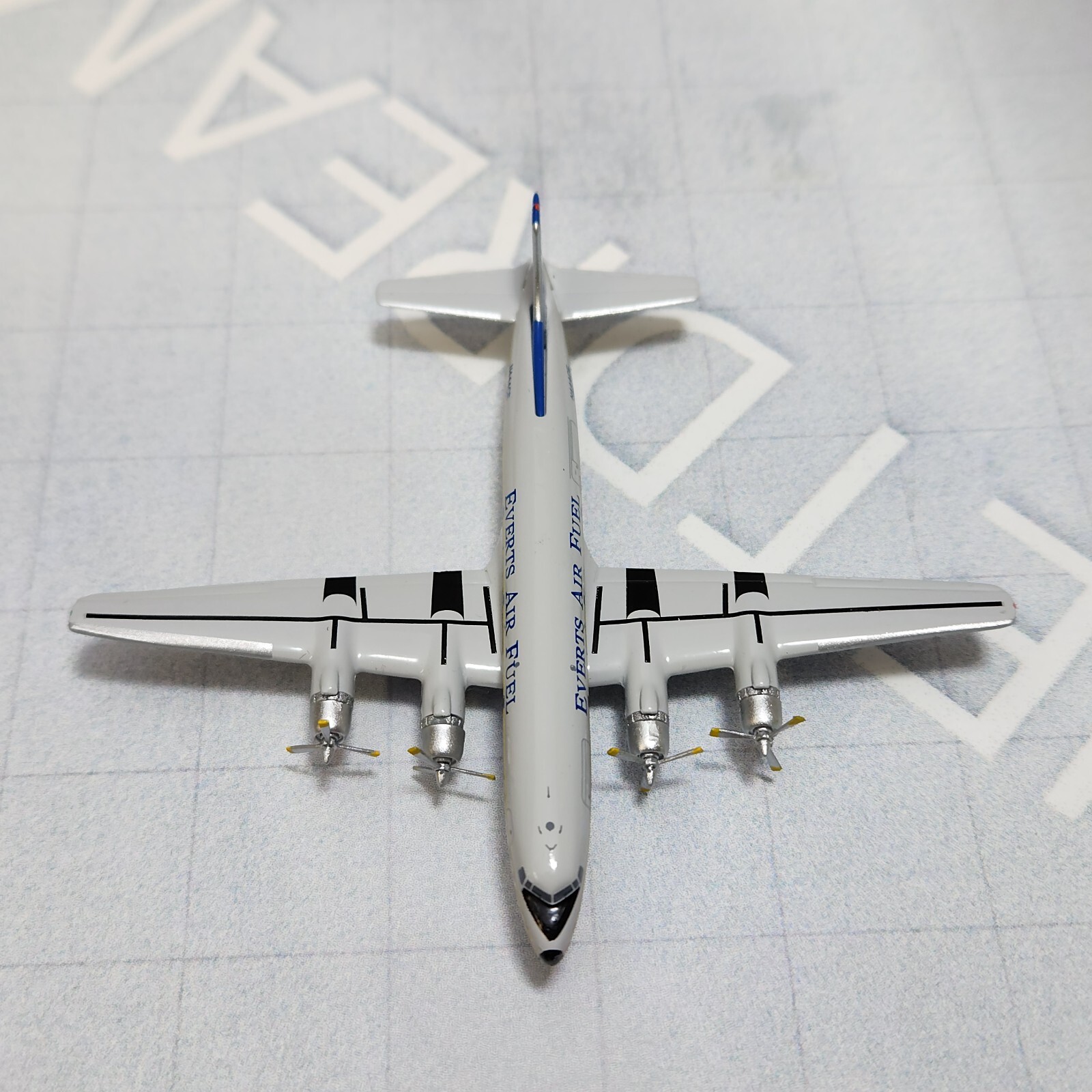 1/400 EVERTS AIR FUEL DOUGLAS DC-6 1990’S COLORS N444CE “SPIRIT” AEROCLASSICS