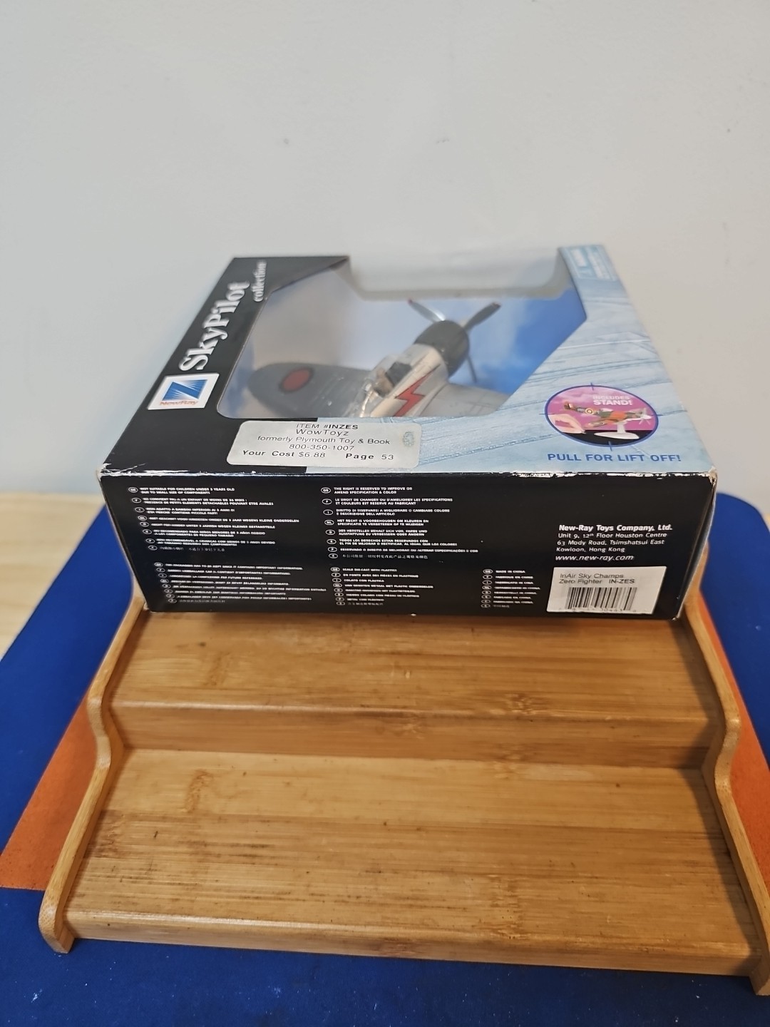 1:48 Scale Sky Pilot Collection By EXCITE® No. 20203 with Stand Grey V-190