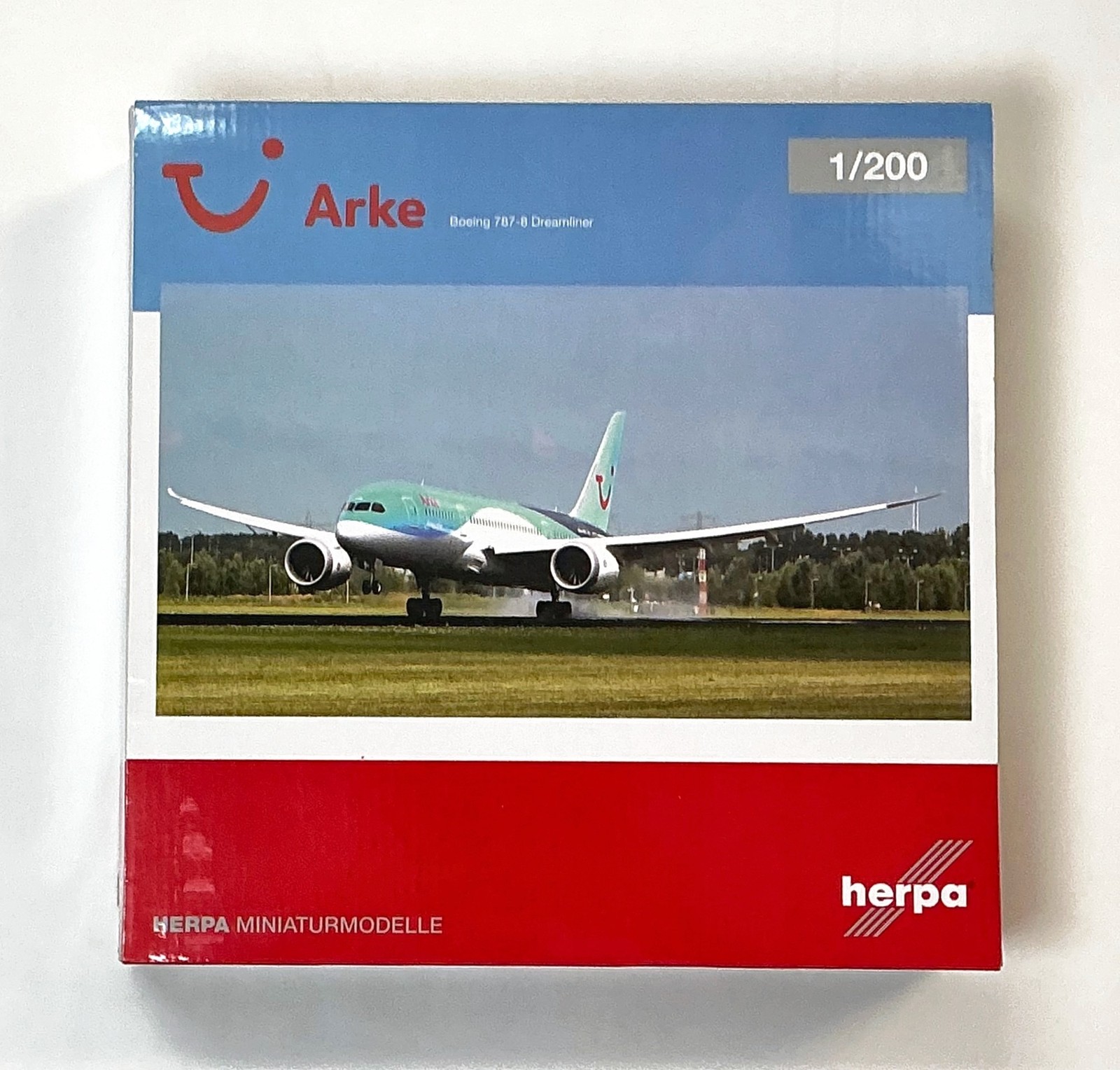 Herpa 557122 Arke Boeing 787-8 Dreamliner 1/200 Scale Hard Plastic Model
