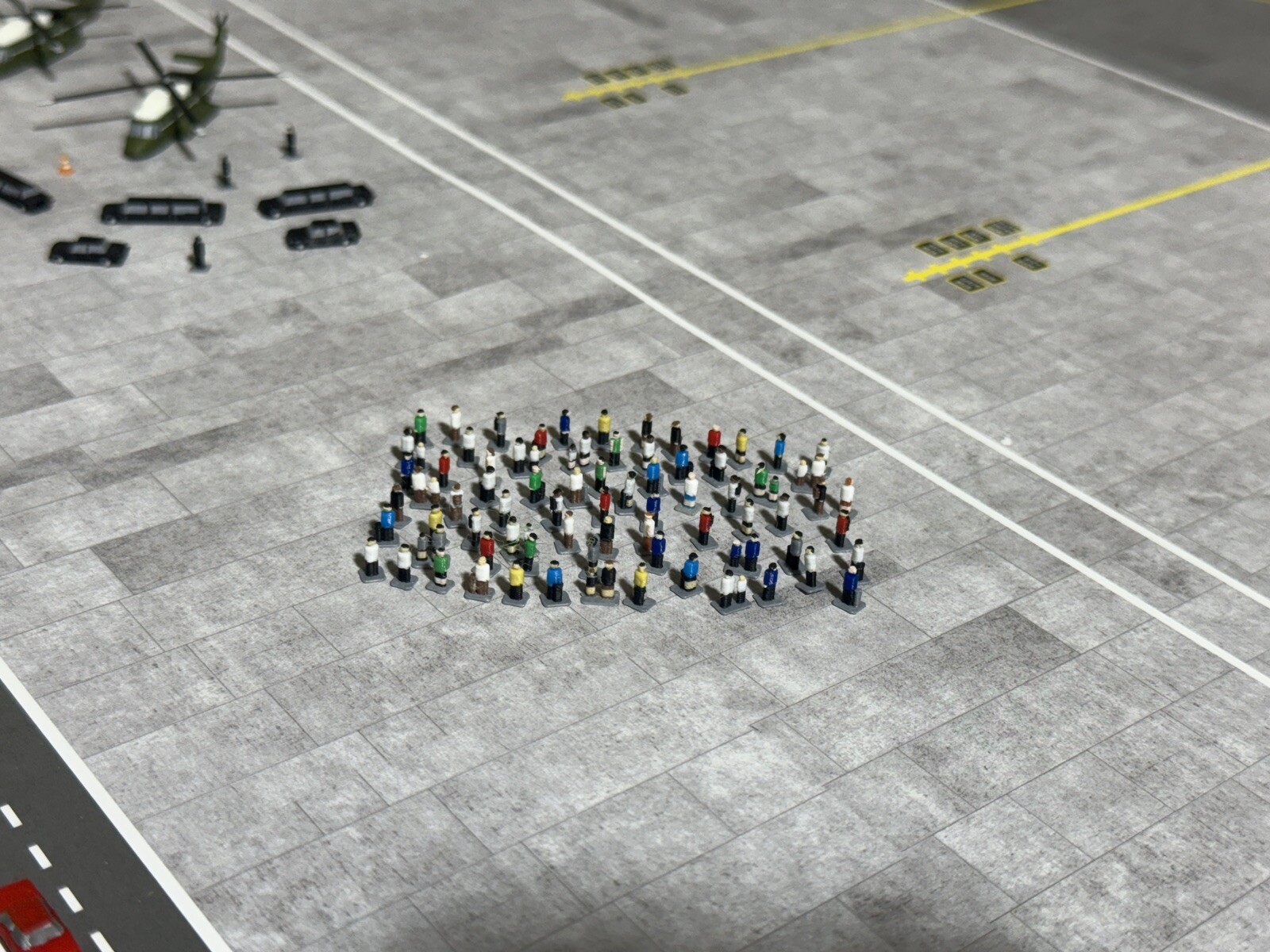 1:400 Scale Airport Accessories x75 Passengers (PAX) For Model Airport