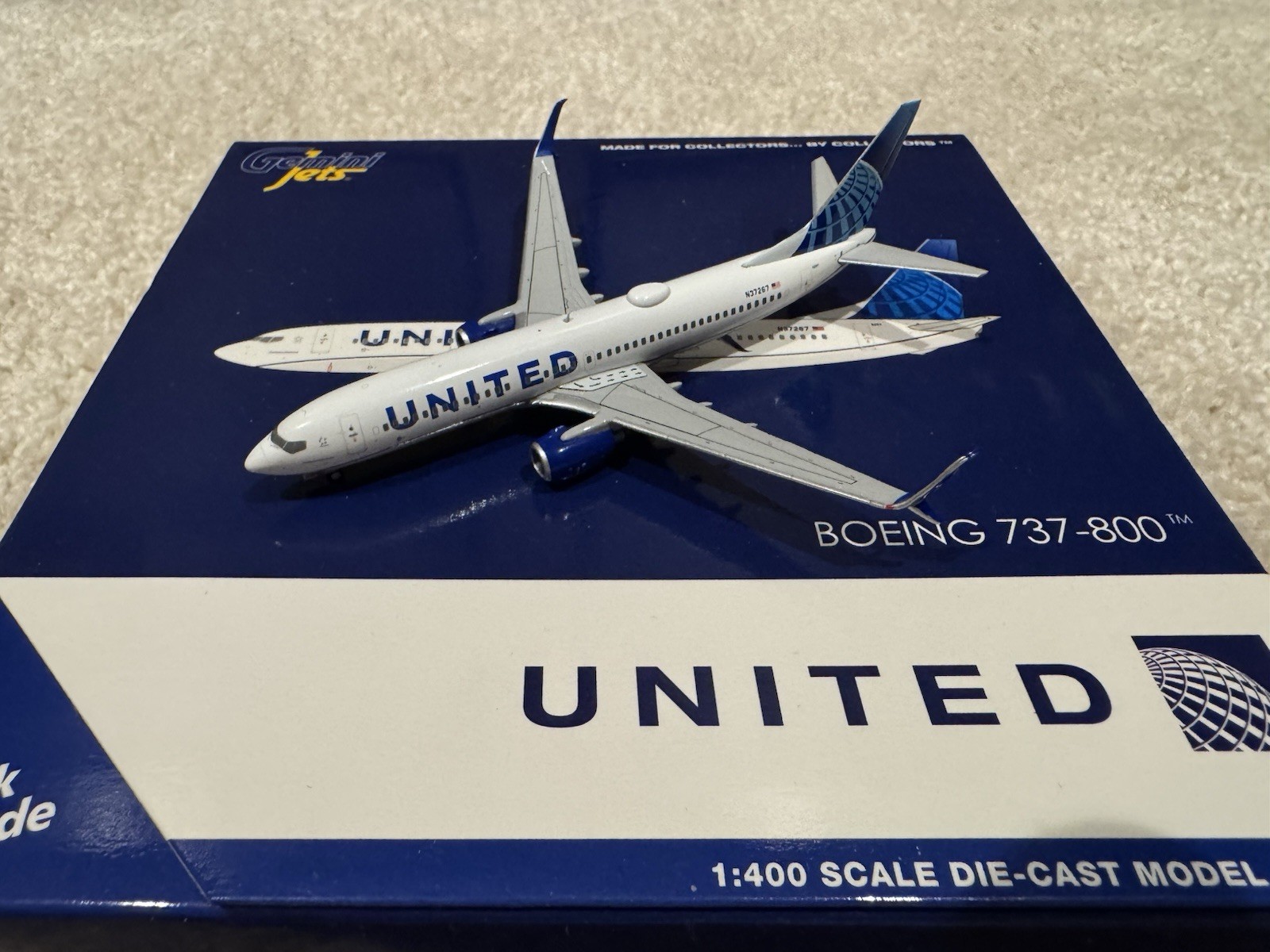 GeminiJets United Airlines Boeing 737-800 1:400 Diecast Limited Edition