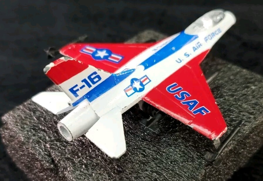 Zee Toys Dyna-Flite A144 US Air Force General Dynamics F-16 Fighting Falcon