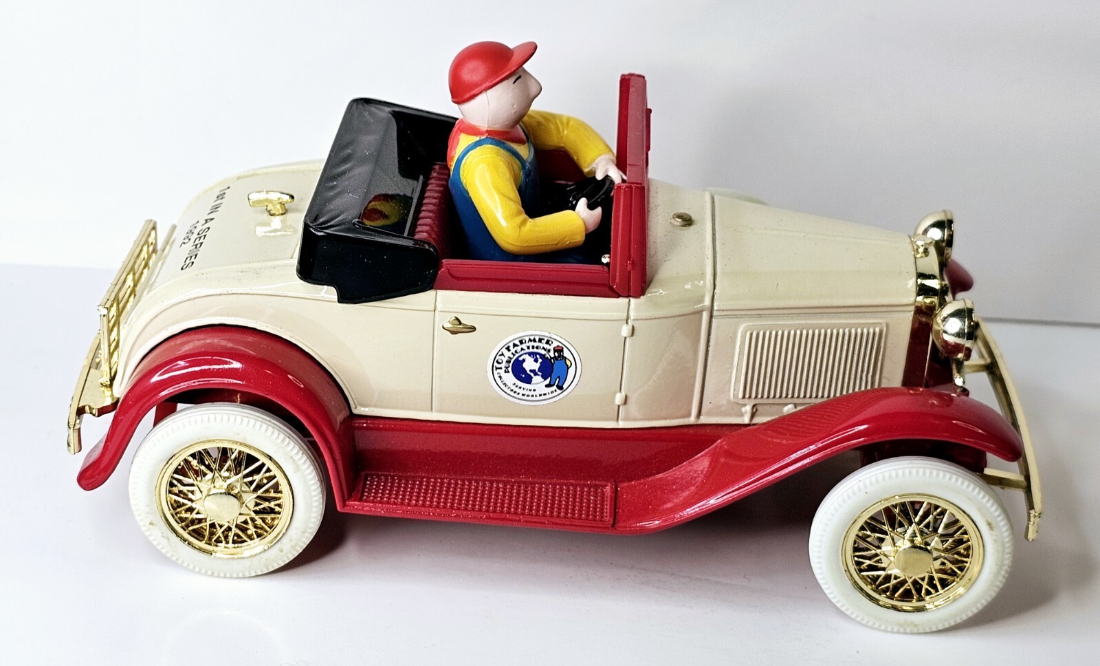 Spec-Cast Model A Roadster Fprd Bank 1992 Toy Farmer Zeke #1532 1/25 Scale NIB