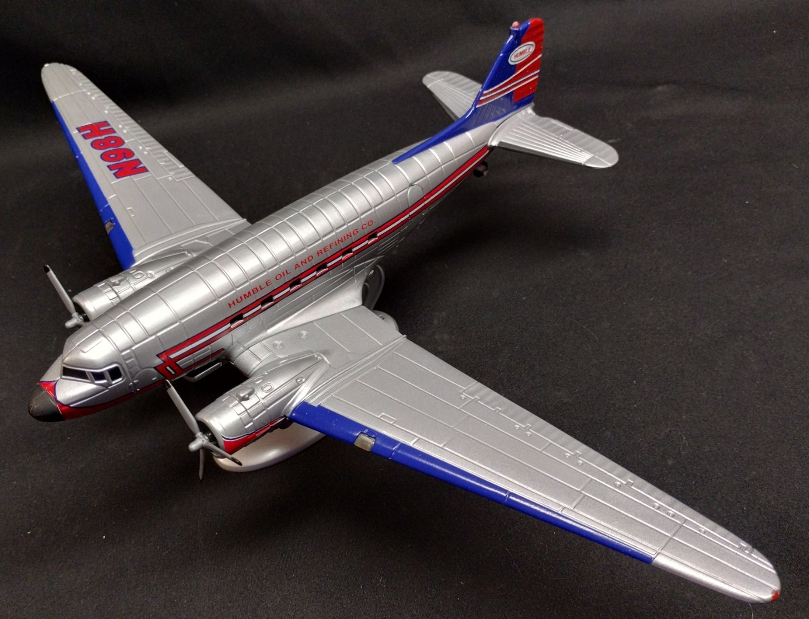 ERTL #F591 Die Cast HUMBLE OIL DC-3 Replica Airplane in Box with Stand