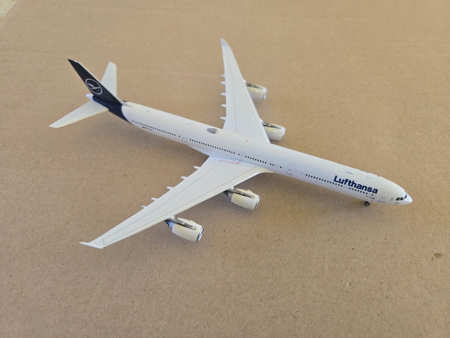 1:400 Phoenix Airbus A340-600 Lufthansa new livery D-AIHF