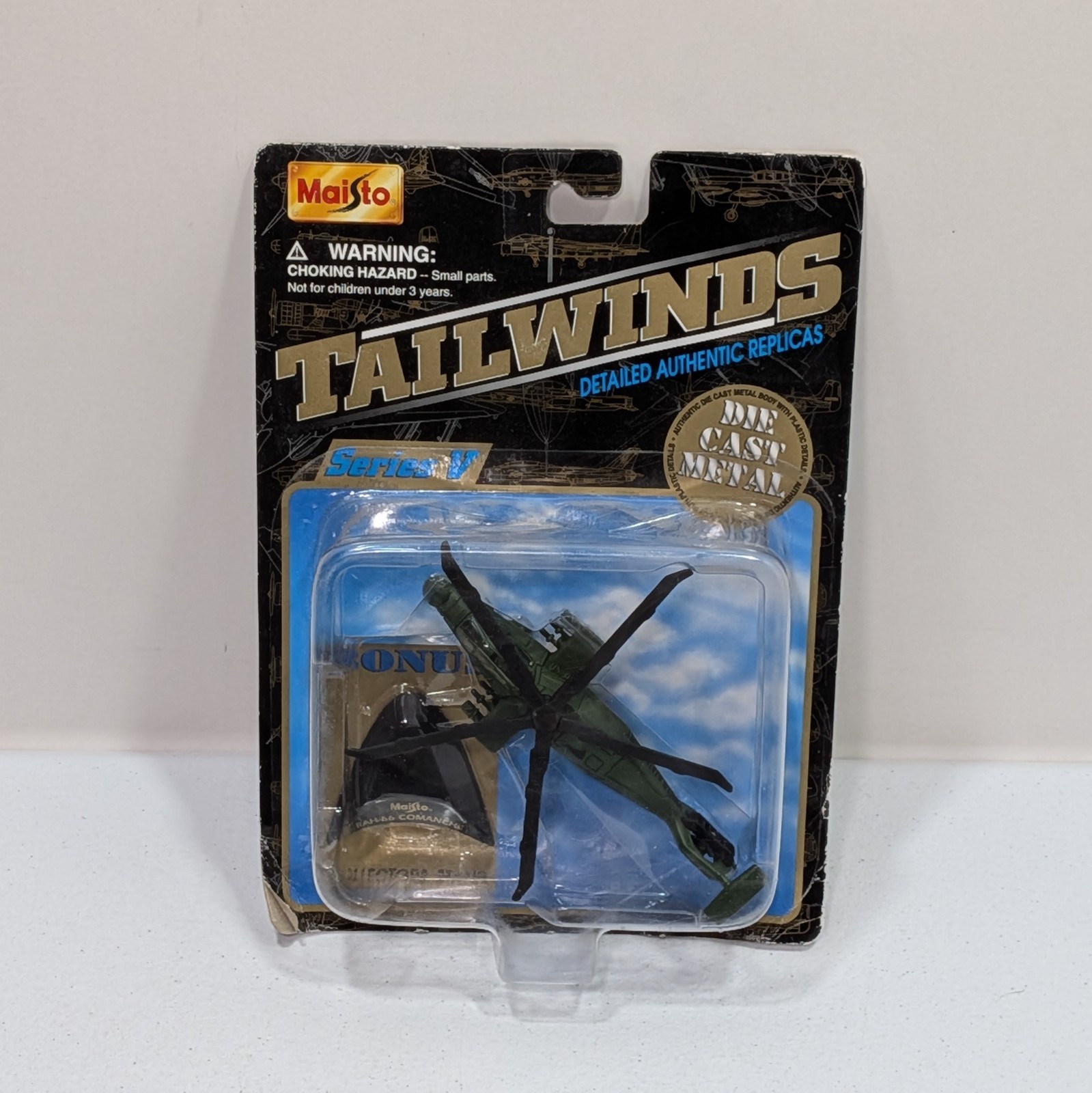Maisto Tailwinds Authentic Replicas Airplanes Aircrafts 2000 2001 New in Box x8