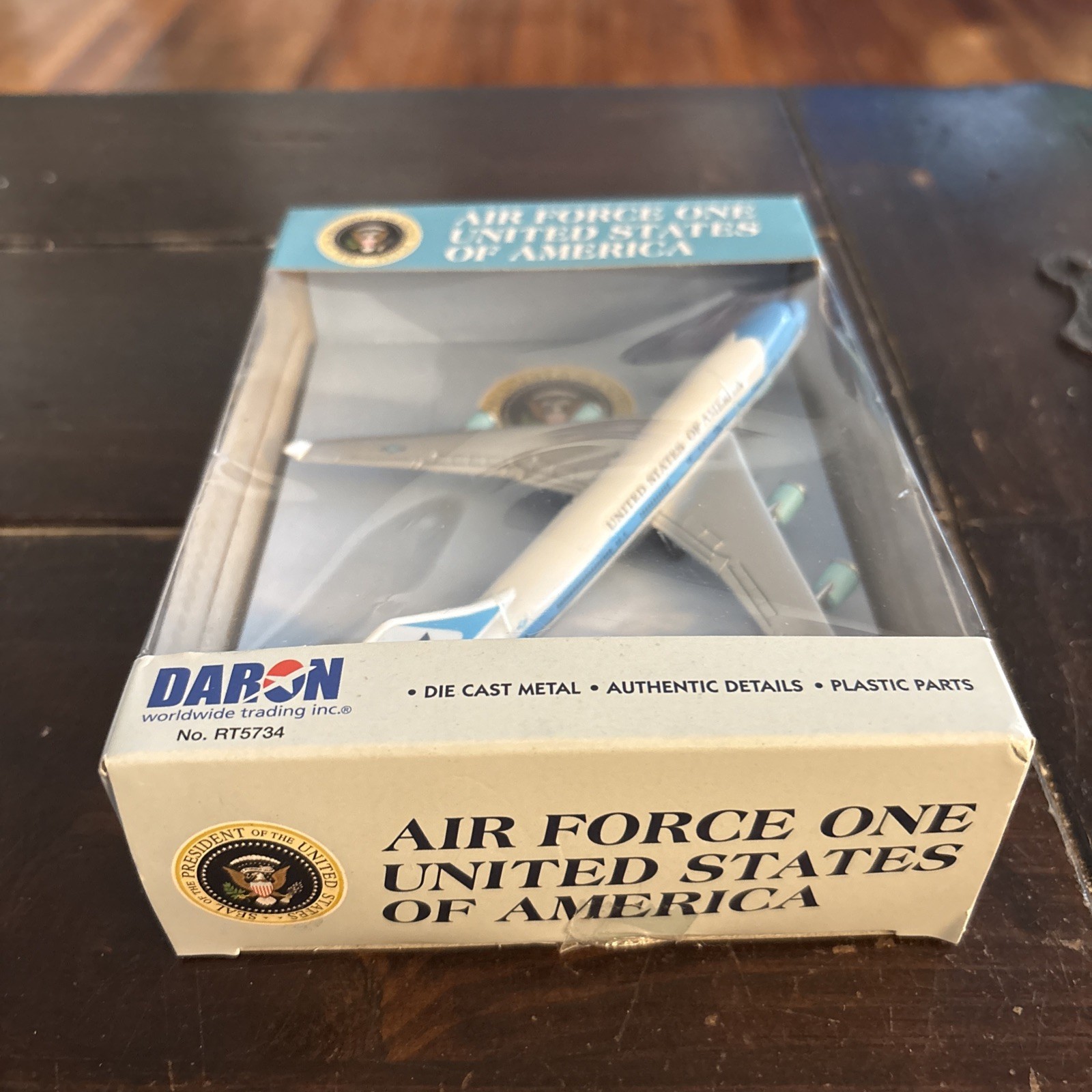 NEW AIR FORCE ONE United States of America Die Cast Metal Plane DARON RT5734 6″