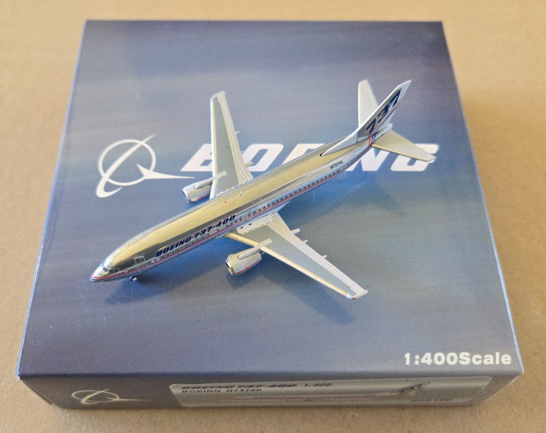 1:400 Boeing 737-400 Boeing Aircraft Co. House Colors N73700 Panda Model