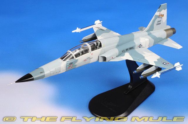 Hobby Master 1:72 F-5F Tiger II USAF 58th TFTW, 425th TFTS #73-0891