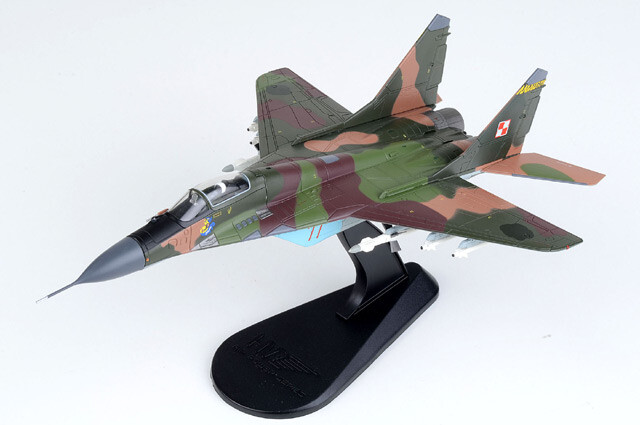 Hobby Master 1/72 MiG-29 Fulcrum-A Airplane Red 77 Polish Air Force 1st Fighter