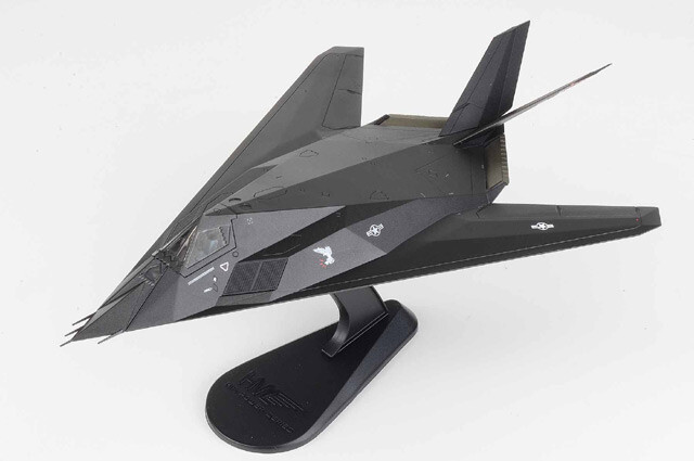 HA5811 Hobby Master F-117A Nighthawk 1/72 Model #84-0828 USAF Dark Knights