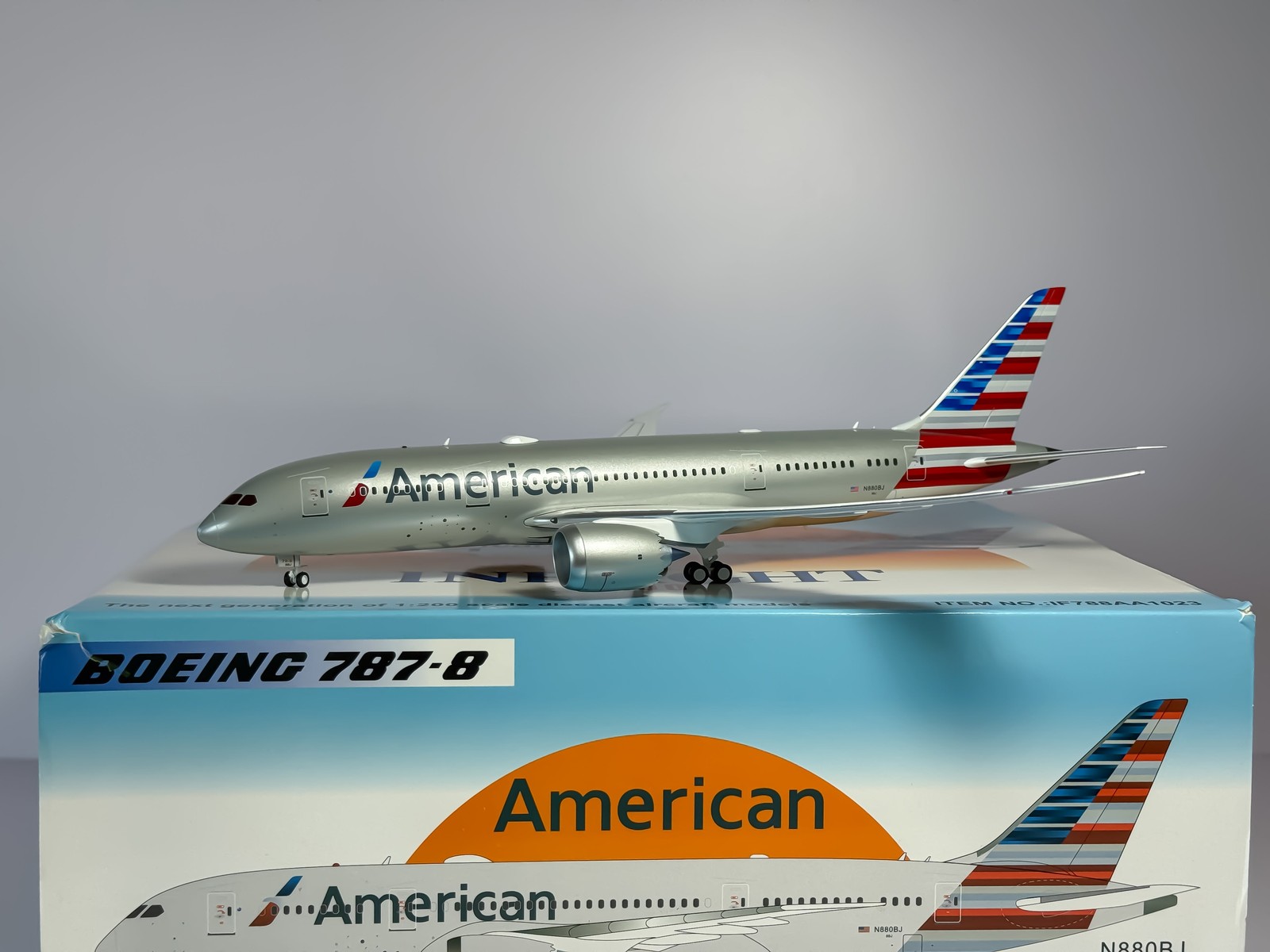 American Airlines Boeing 787-8 1:200 Inflight200 N880BJ (IF788AA1023)