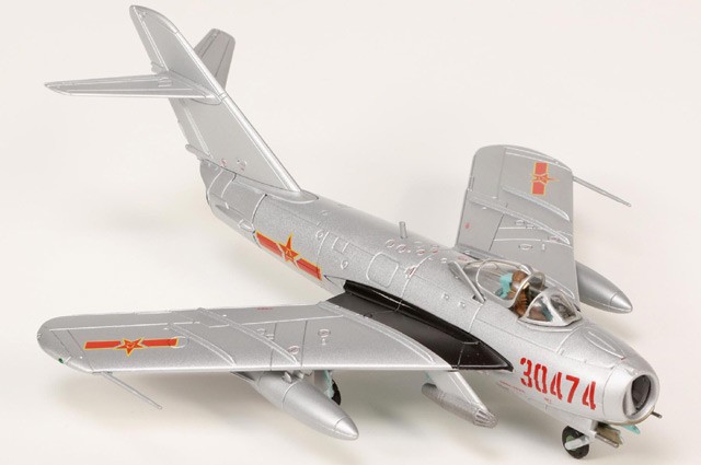 Hobby Master 1/72 J-5 Fresco Red 30474 PLAAF