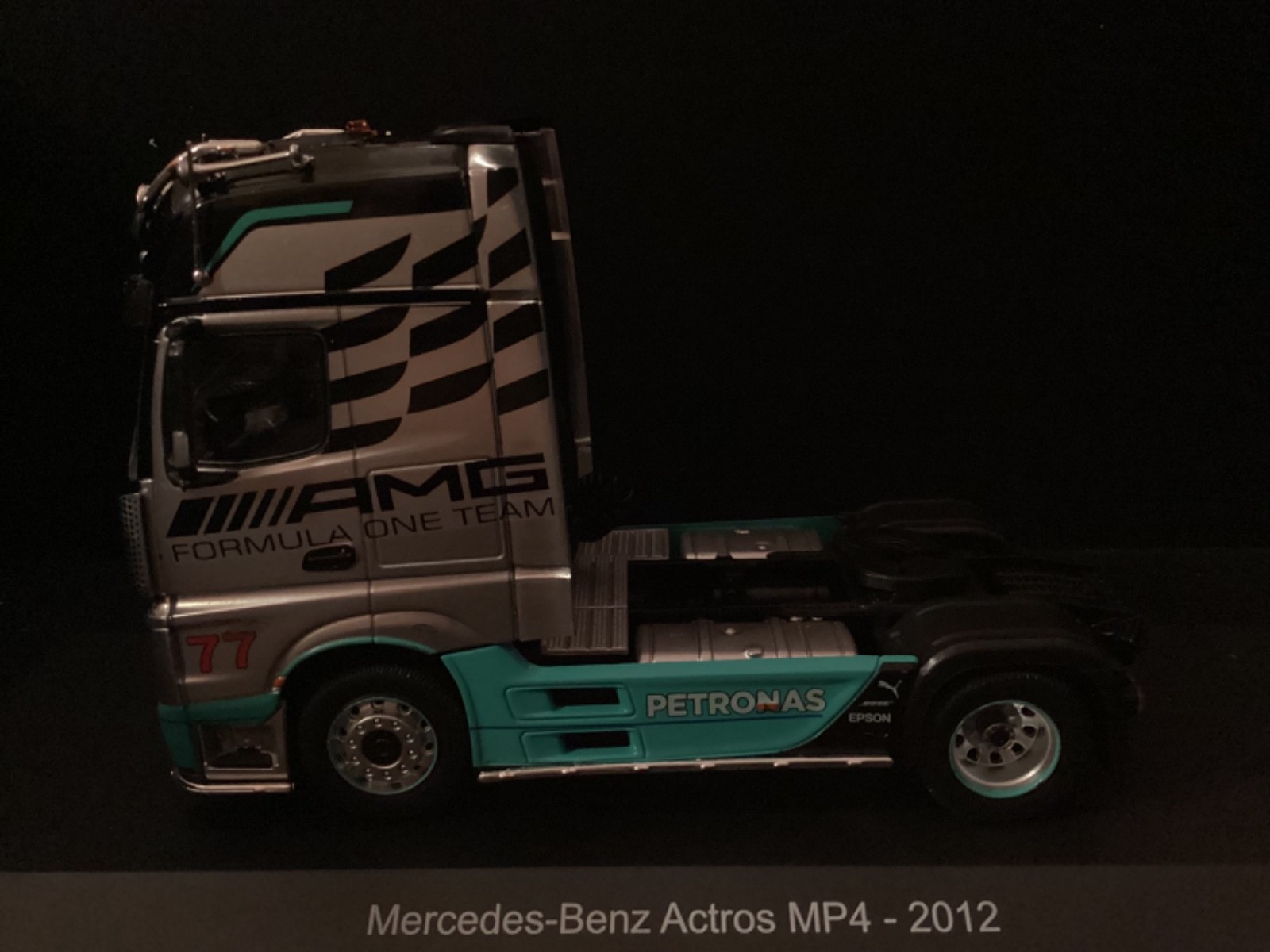 Mercedes Benz Actros MP4 F1 AMG Team Tractor 2012 Semi Truck in 1/43 READ