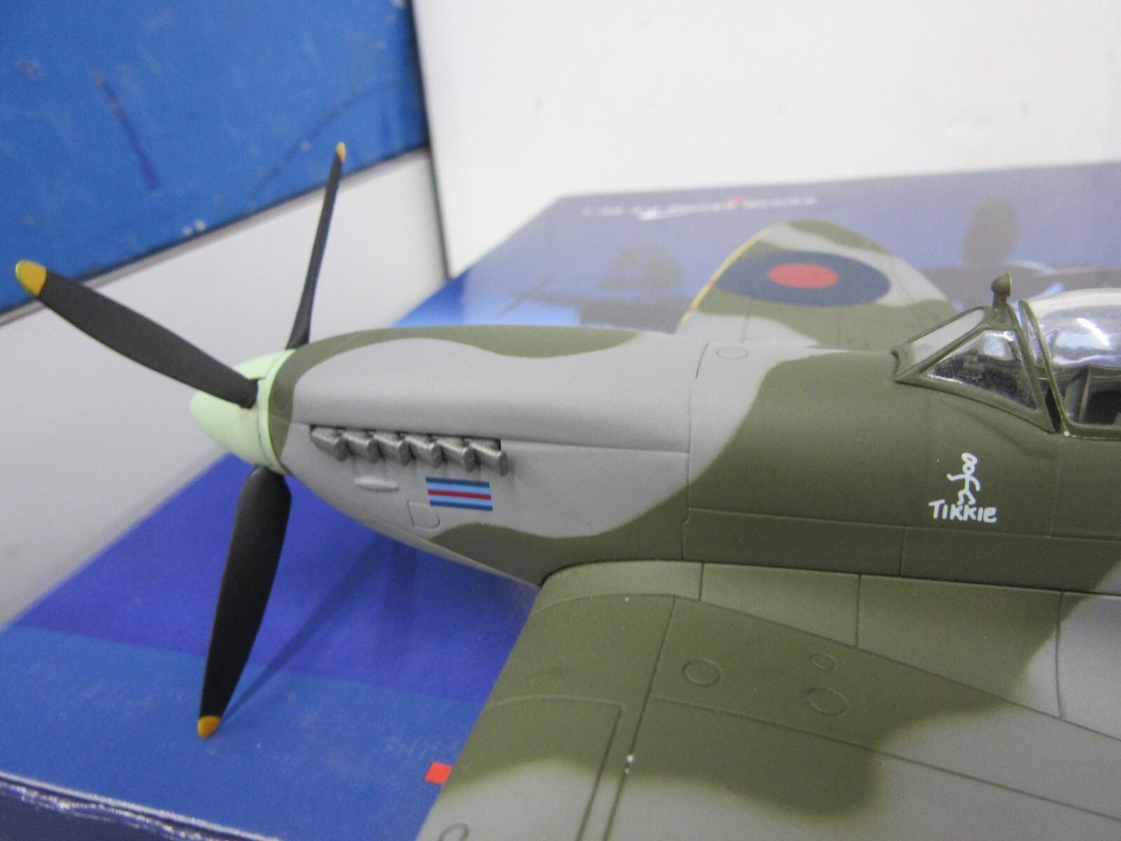 Supermarine Spitfire Mk. IX Airplane Plane diecast 1:48 Hobby Master Air Power