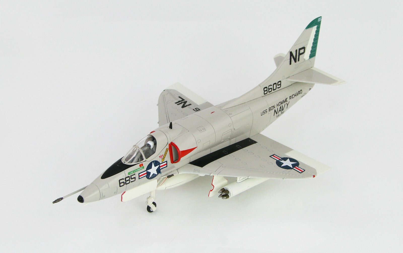 Hobby Master A-4C Skyhawk USN VA-76 Spirits, ‘MiG-17 Killer’, 1967. HA1427