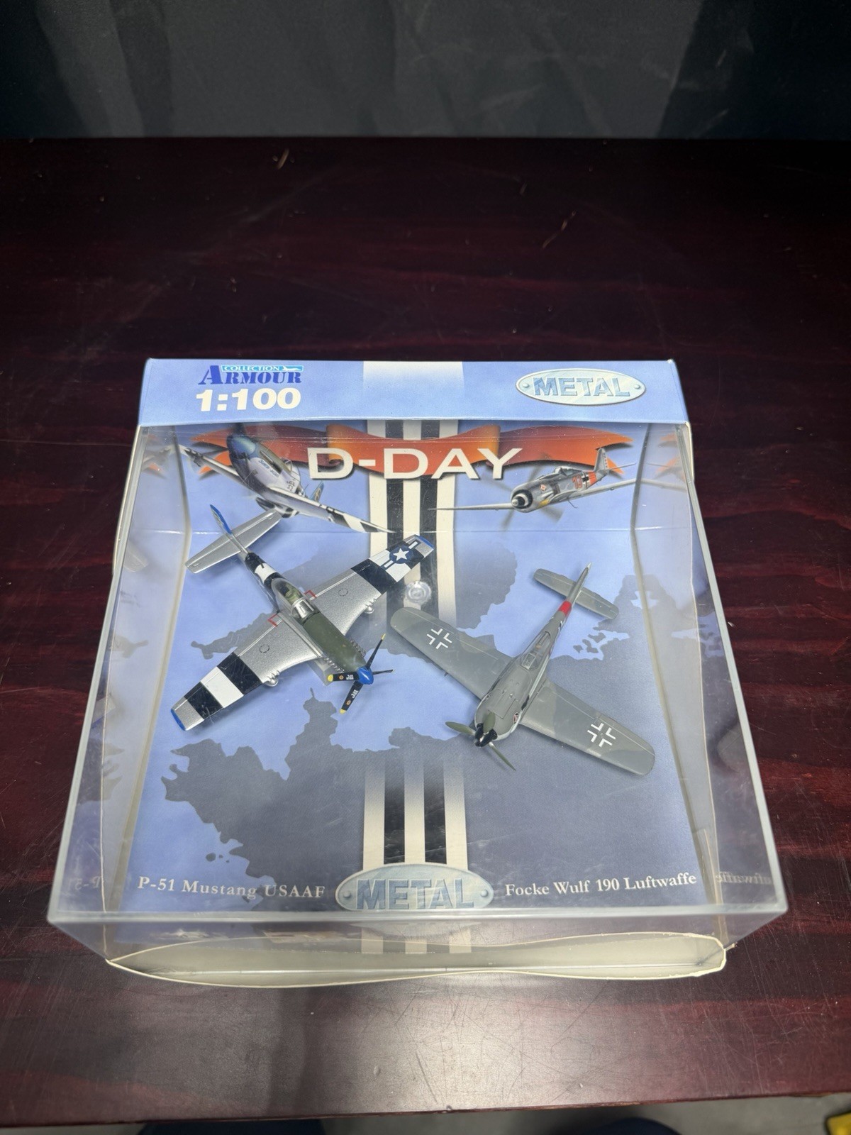 Armour Collection Metal 1/100 D-Day set Witha P-51 Mustang and a Focke Wulf 190