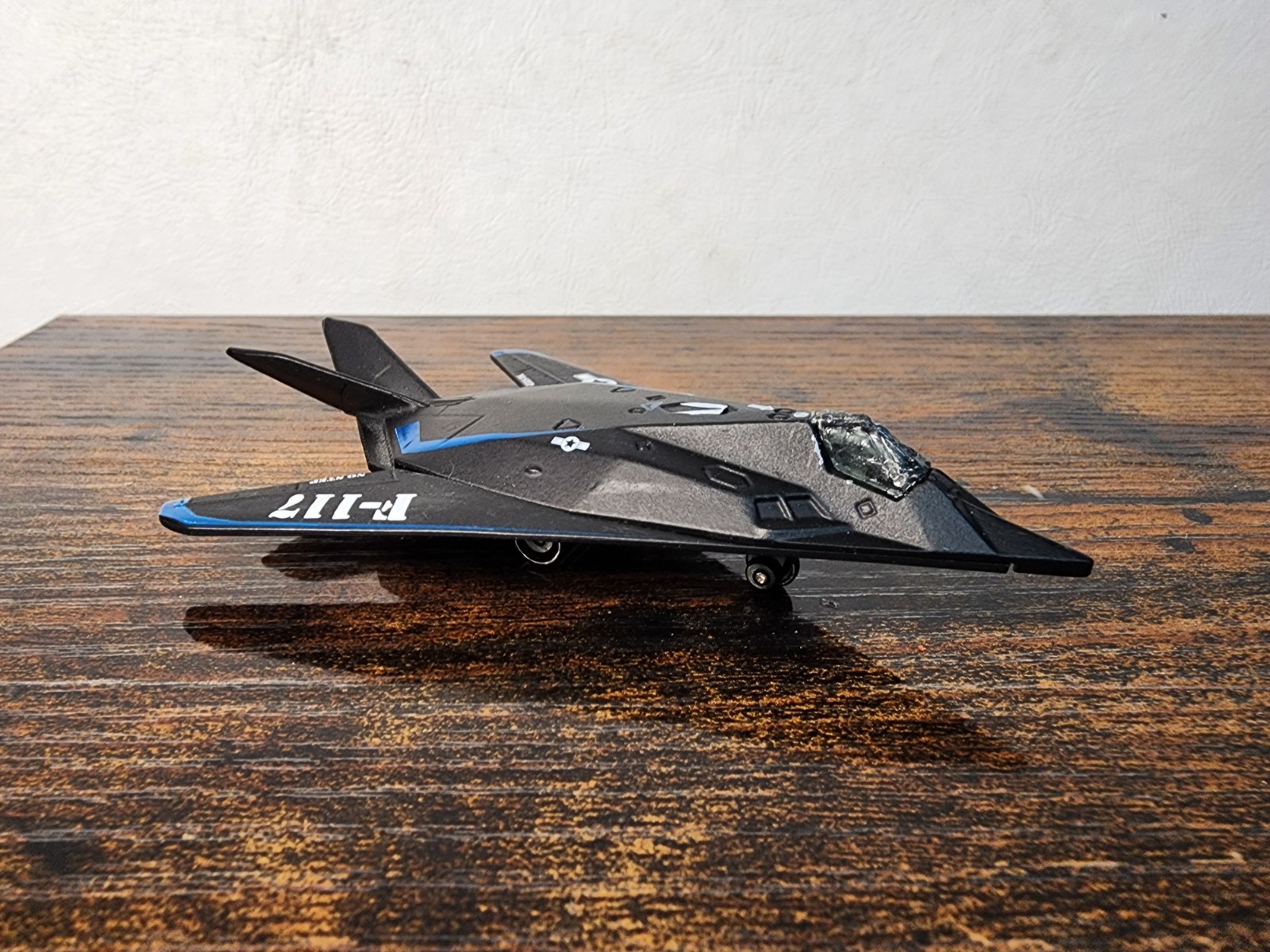 2010 Matchbox LockHead F-117 Night Hawk 2010 Black Stealth Fighter, diecast,