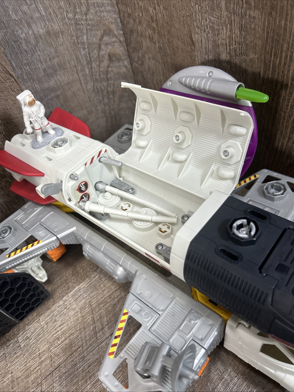 Matchbox MBX Mega Rig Shuttle Mission Set Space Shuttle W/ Aliens & Astronauts