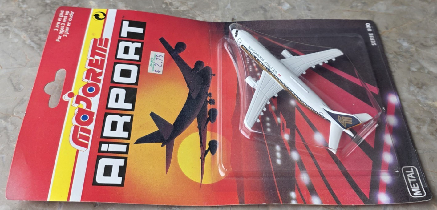 Vintage New Majorette Airport Diecast Airbus A 300 Singapore Airlines Series 800