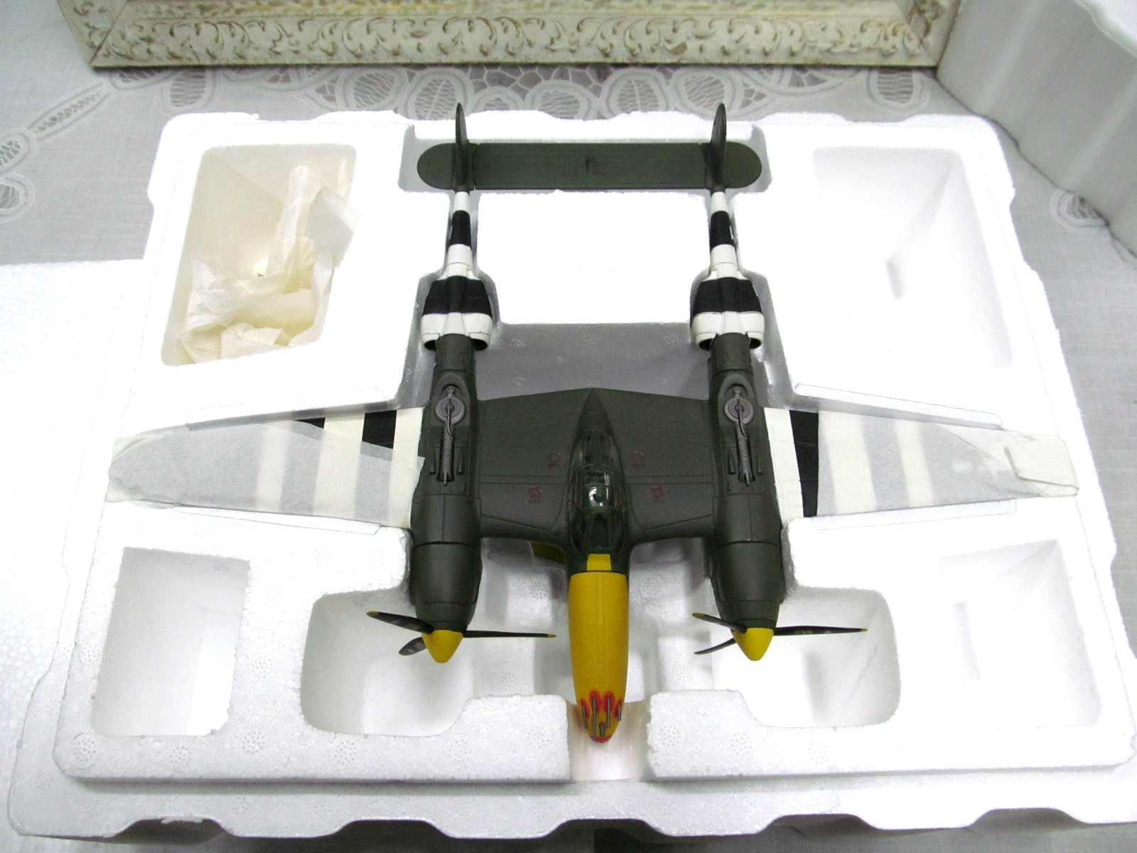 Armour Collection 1:48 Scale P38 Lighting Art 98115 USAAF diecast