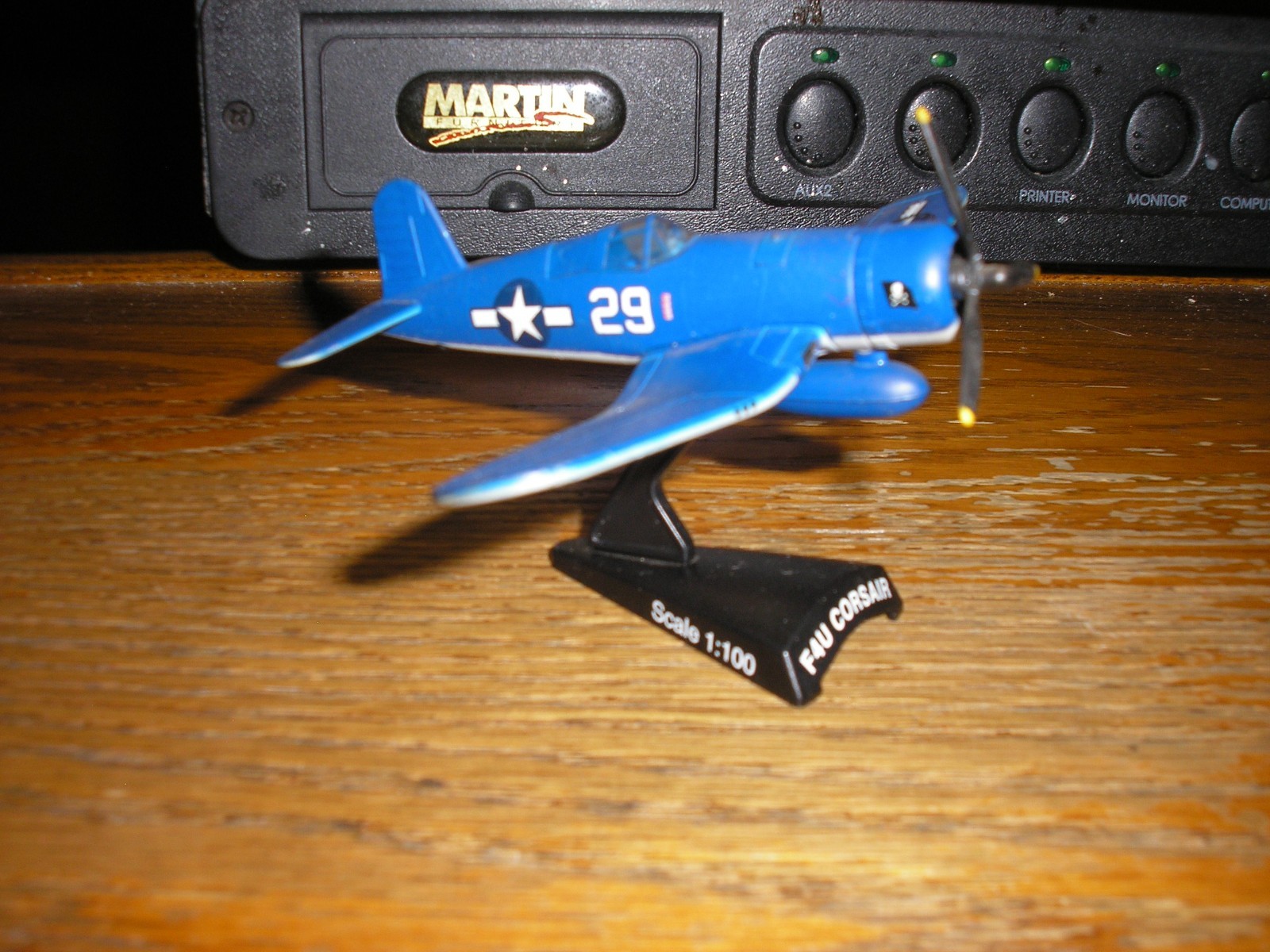1/100 F4U Corsair WWII Bomber Fighter Plane Jet Airplane w/ stand Free SHIPPING
