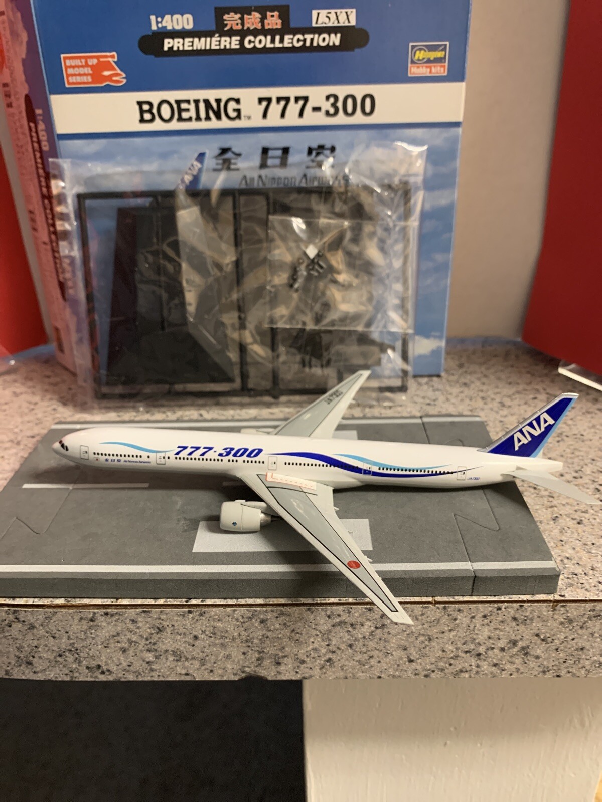 Hasegawa 1/400 scale diecast All Nippon Airways ANA Boeing 777-300 JA7300