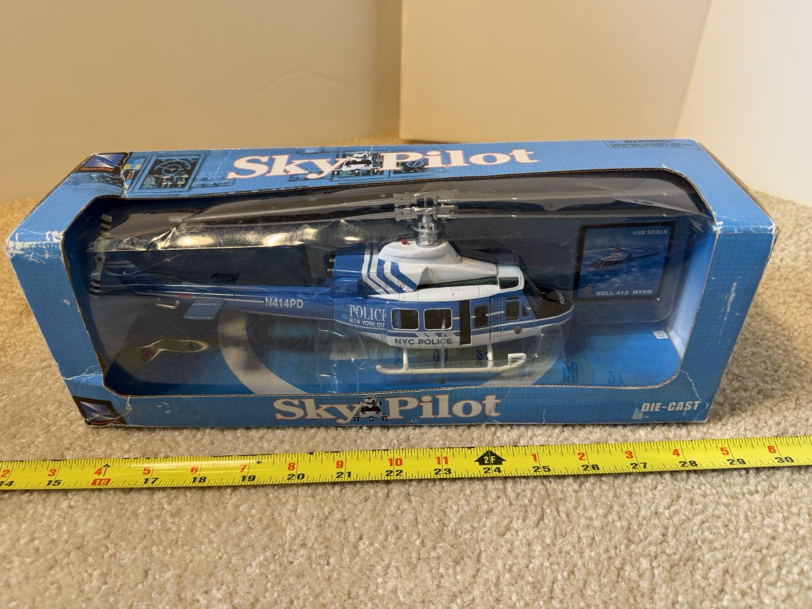 New Ray Sky Pilot 1/48 scale BELL 412 NYPD diecast model helicopter. MON/New!