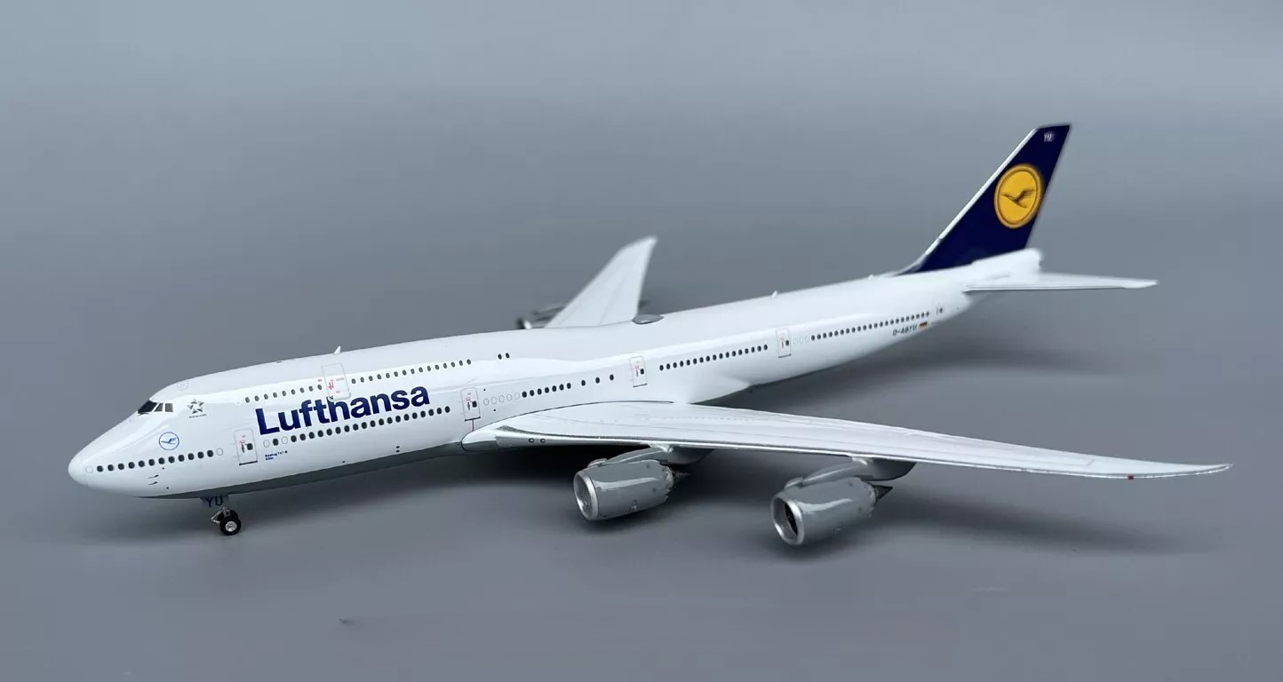 Phoenix Models 1:400 Lufthansa Boeing B747-8i “Koln” D-ABYU Diecast Model