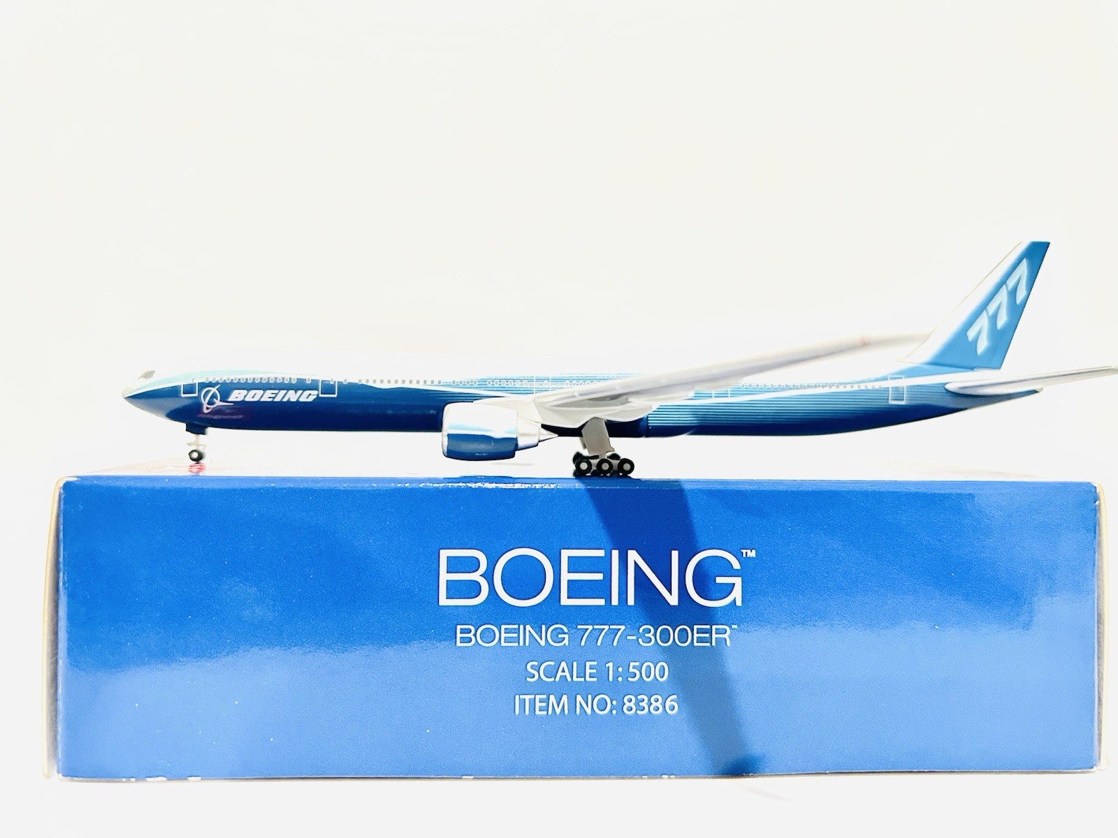 BOEING Aircraft Company Model Herpa / Hogan Wings 1:500 No. 8386 B777-300ER