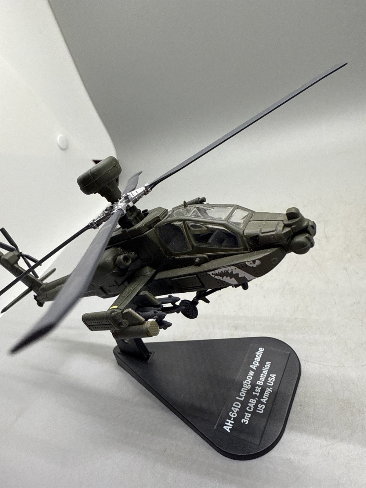 Italeri AH-64D Longbow Apache 1/72 Model US Army 1st Air Cavalry